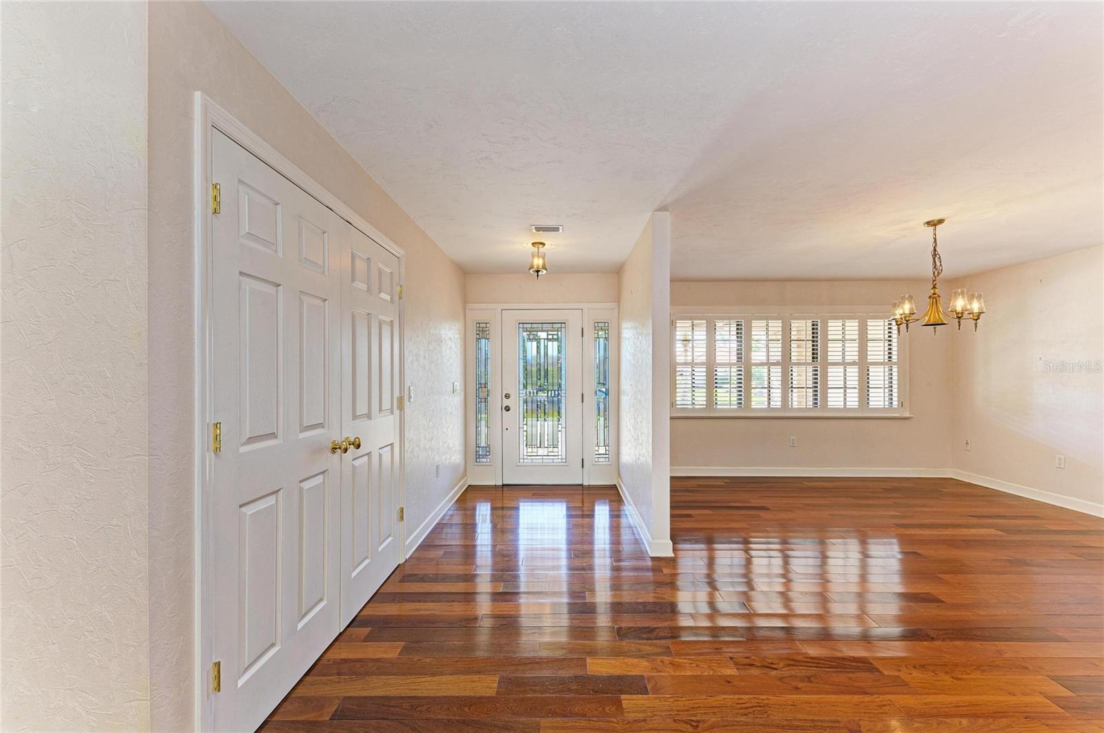 Image 10 of 83 For 5668 Country Lakes Drive