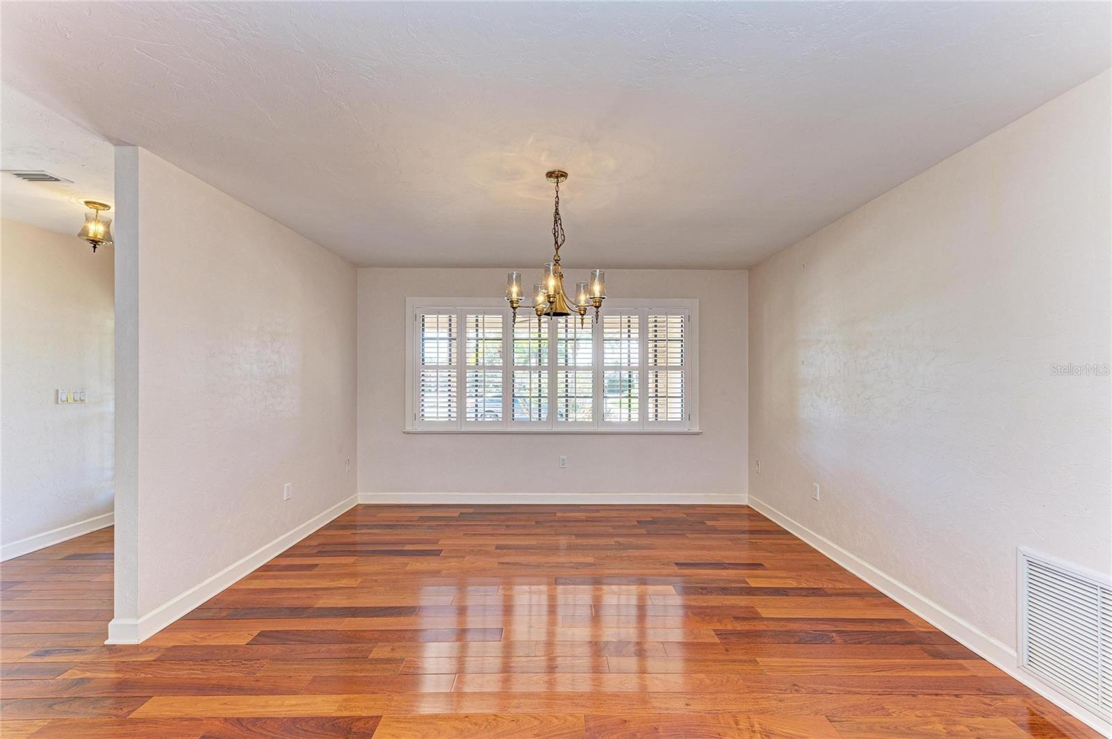 Image 13 of 83 For 5668 Country Lakes Drive