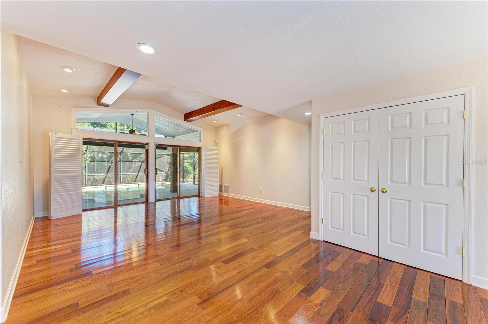 Image 15 of 83 For 5668 Country Lakes Drive