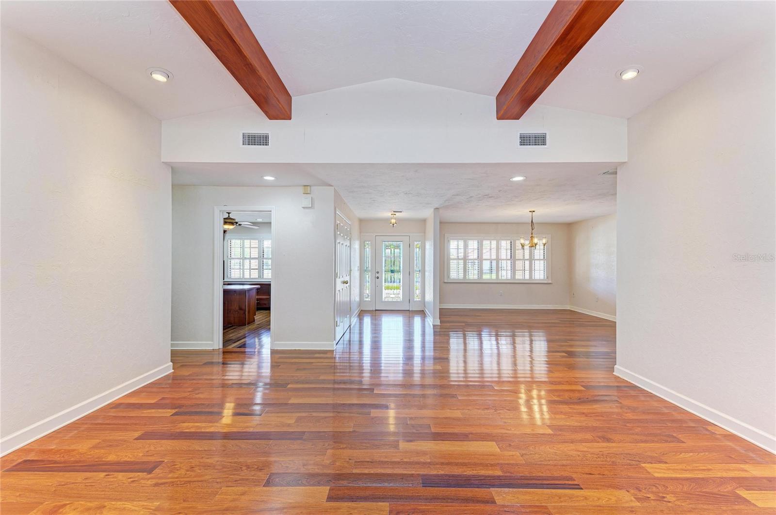 Image 18 of 83 For 5668 Country Lakes Drive