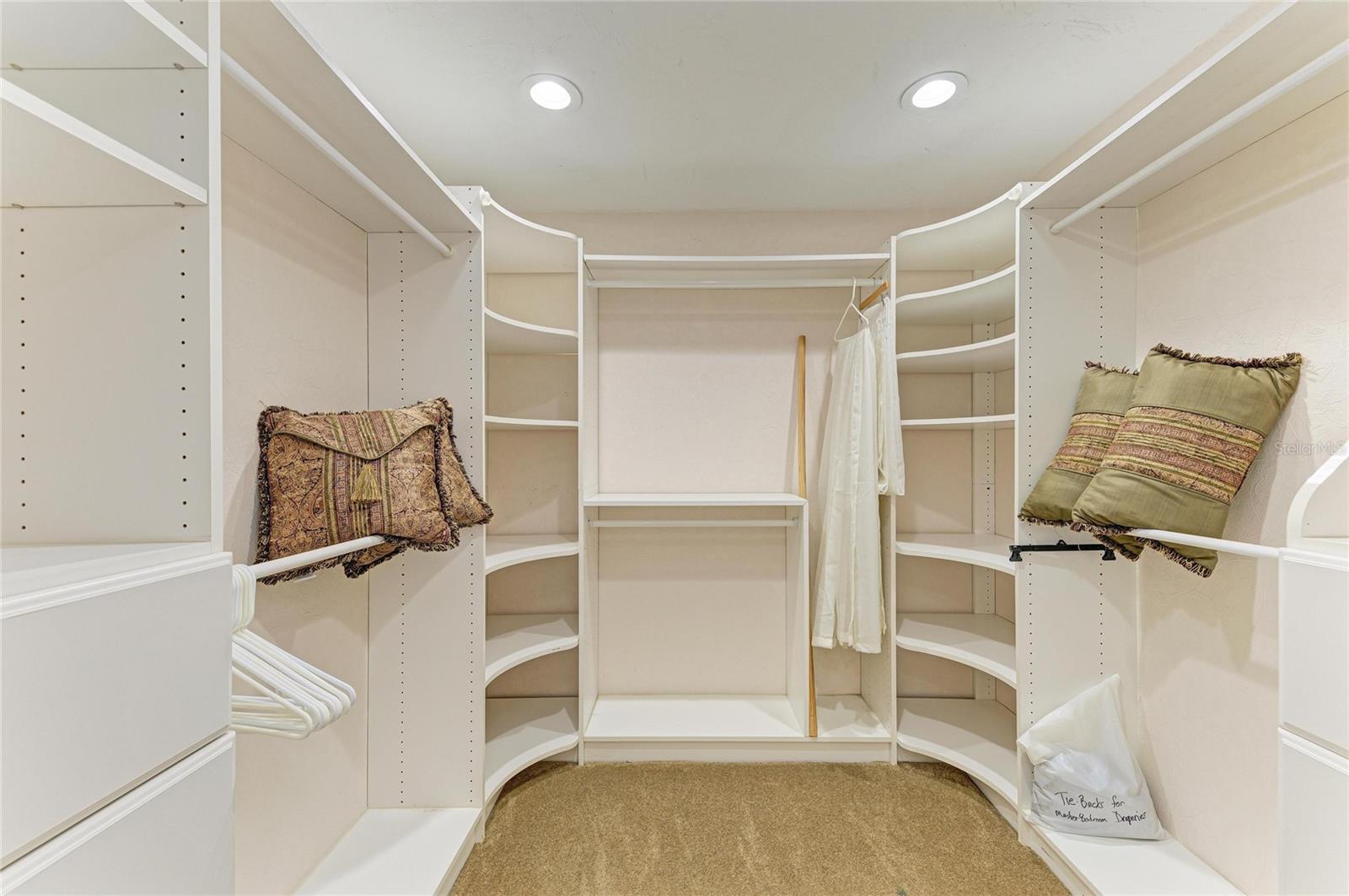 Image 41 of 83 For 5668 Country Lakes Drive