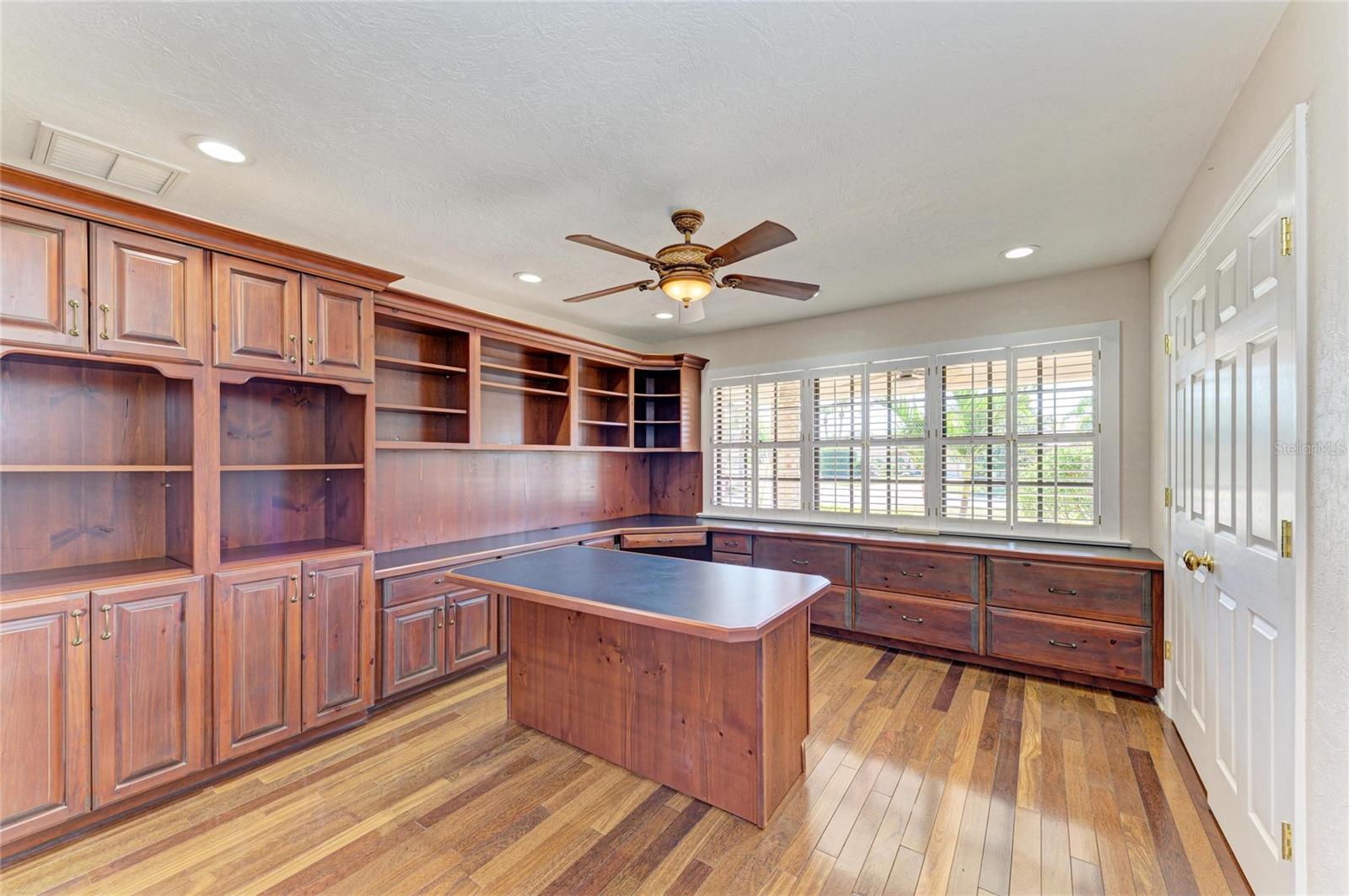 Image 46 of 83 For 5668 Country Lakes Drive