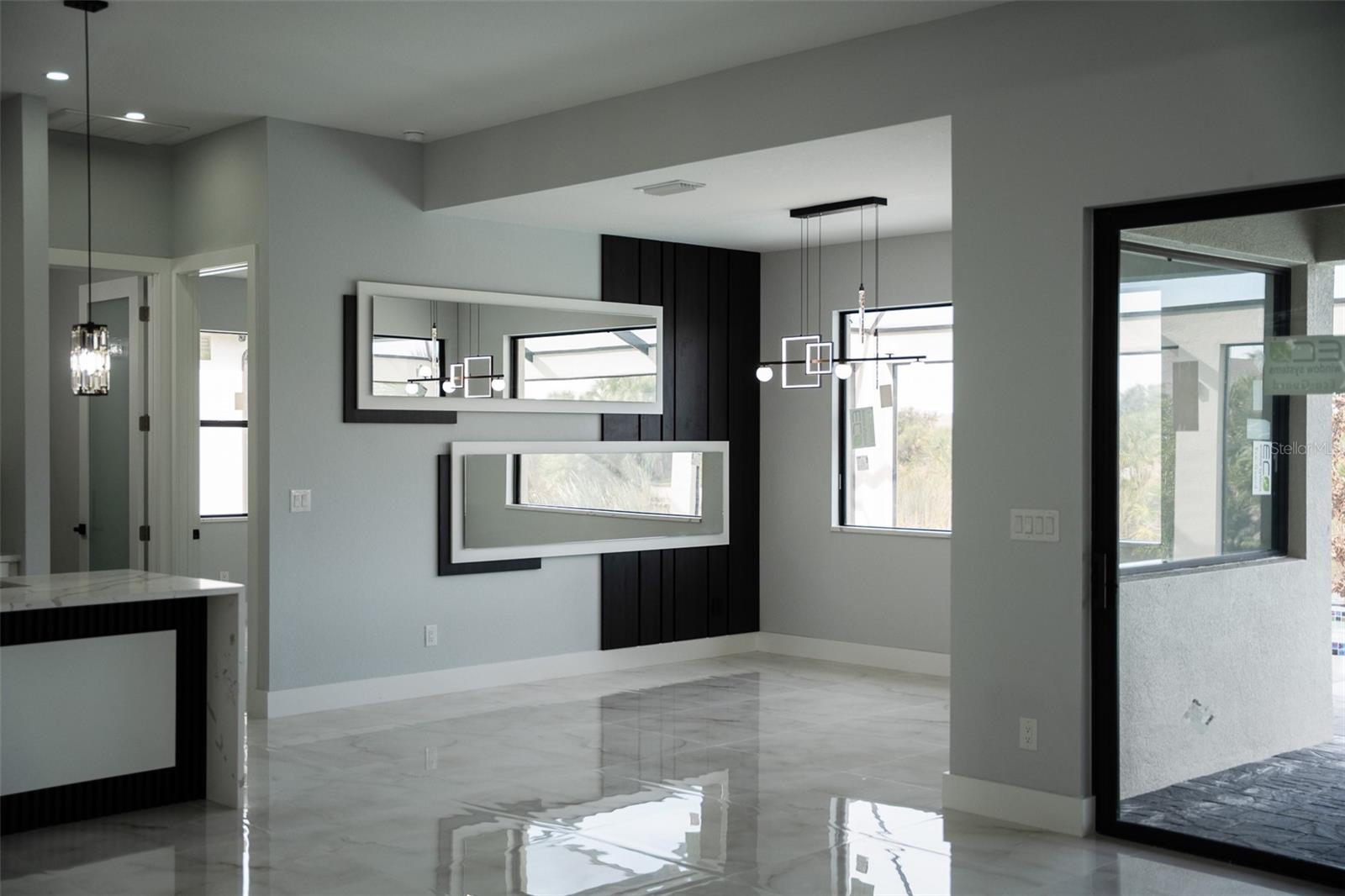 Image 12 of 63 For 10466 Winnipeg Street