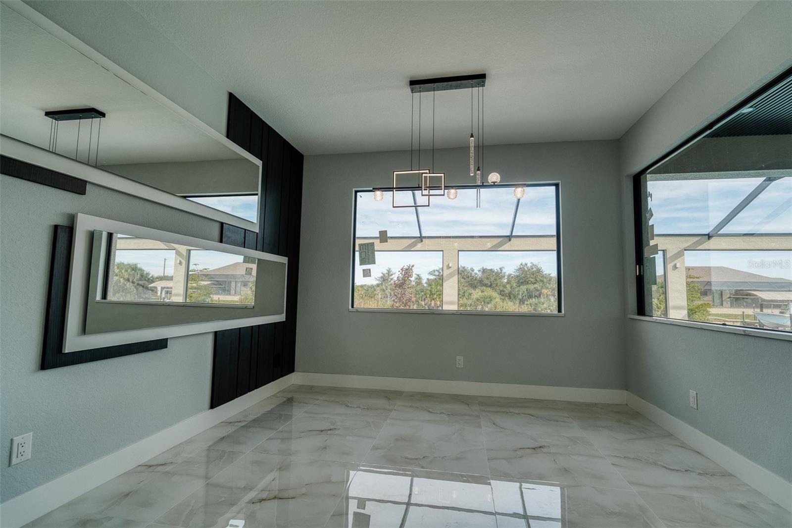 Image 13 of 63 For 10466 Winnipeg Street