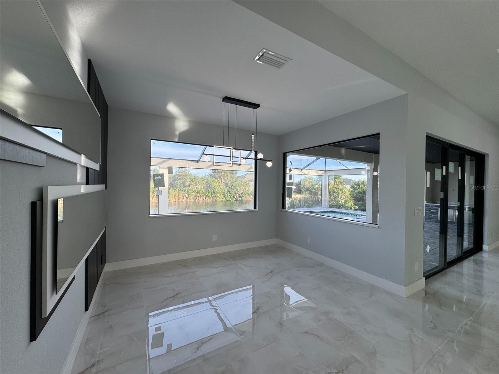 Image 14 of 63 For 10466 Winnipeg Street