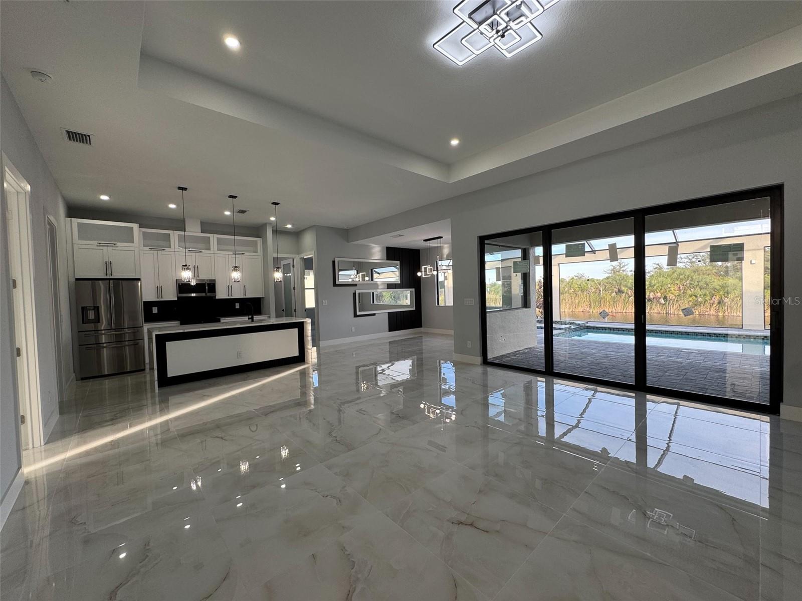 Image 18 of 63 For 10466 Winnipeg Street