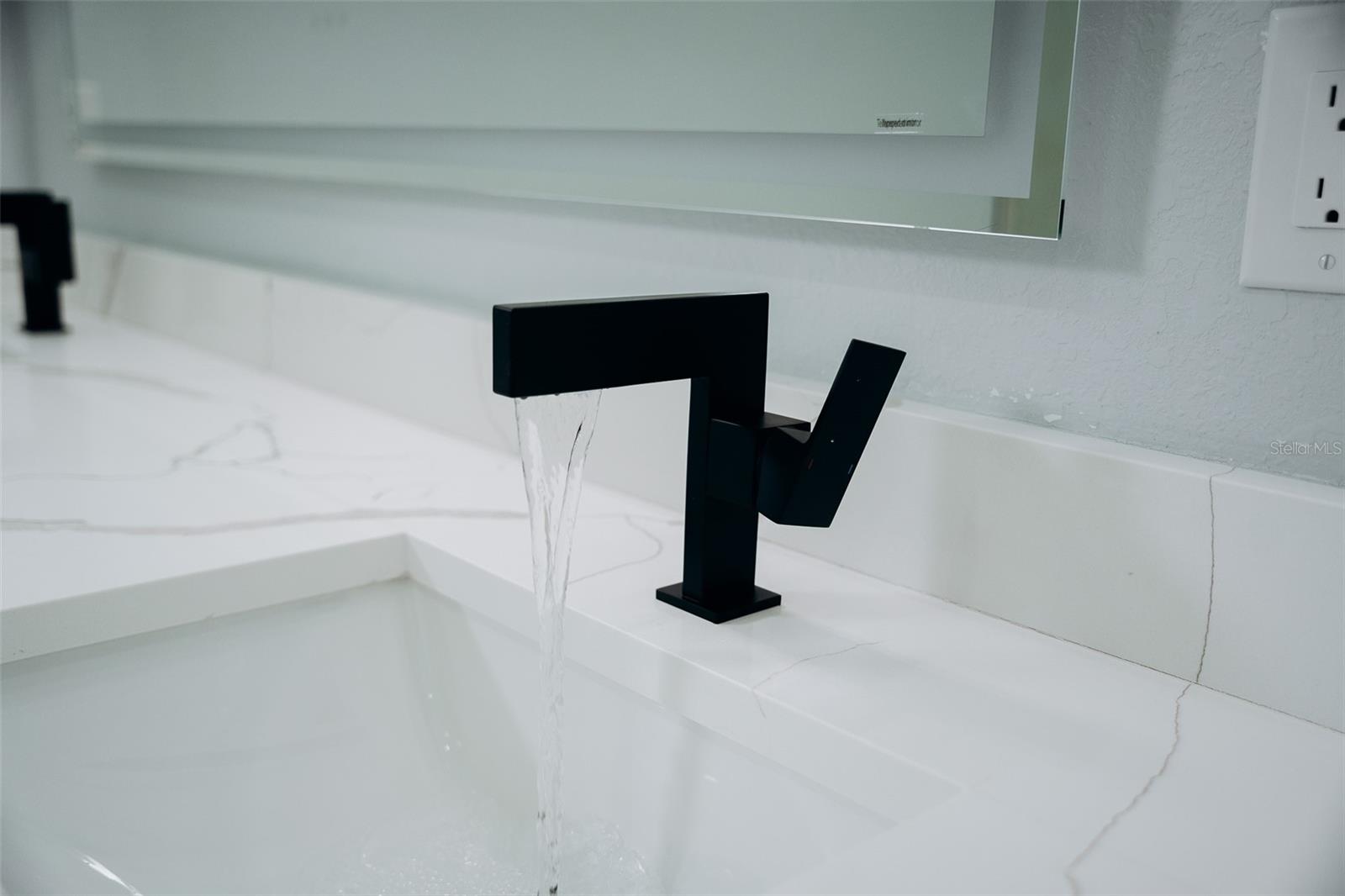 Image 30 of 63 For 10466 Winnipeg Street