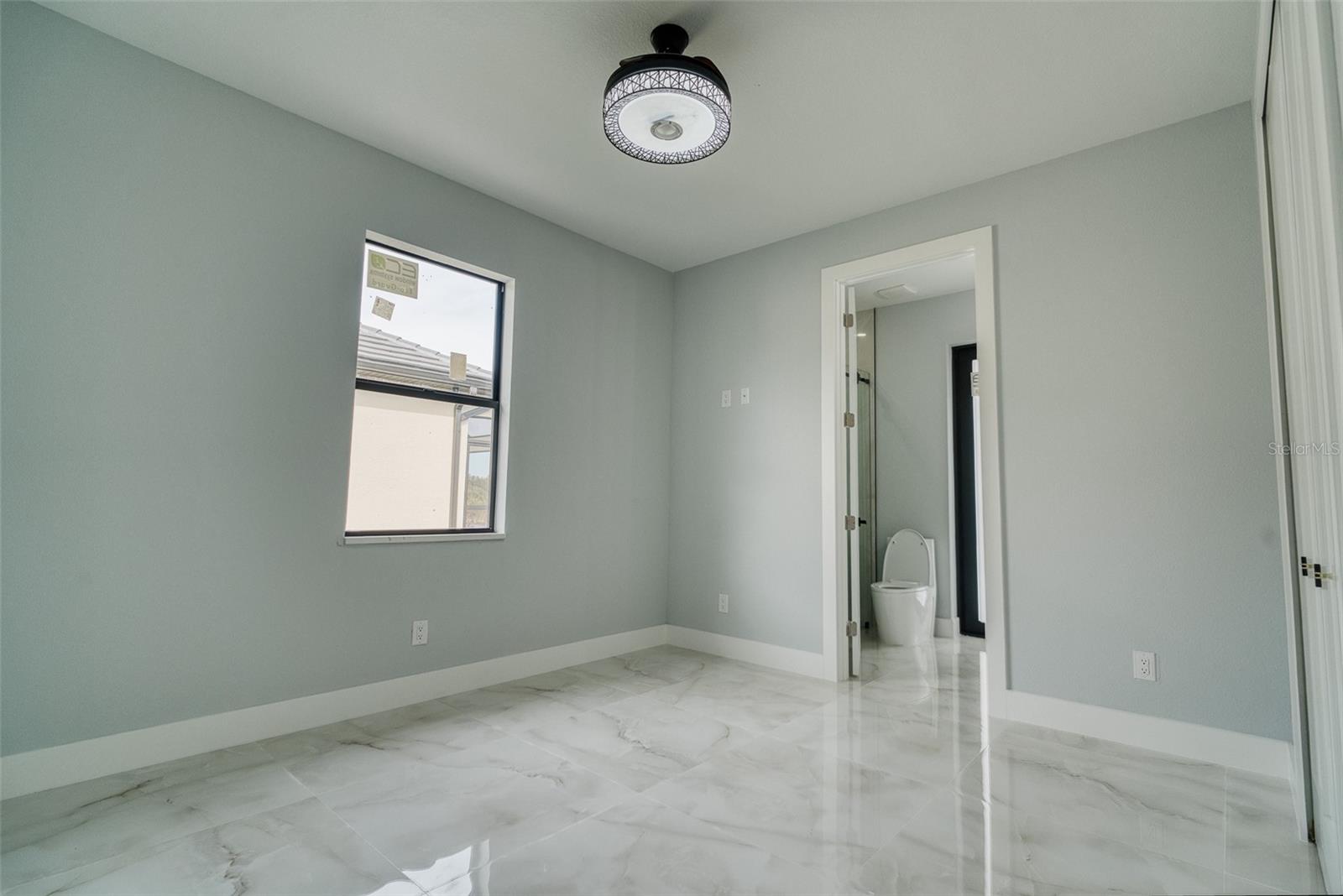 Image 34 of 63 For 10466 Winnipeg Street