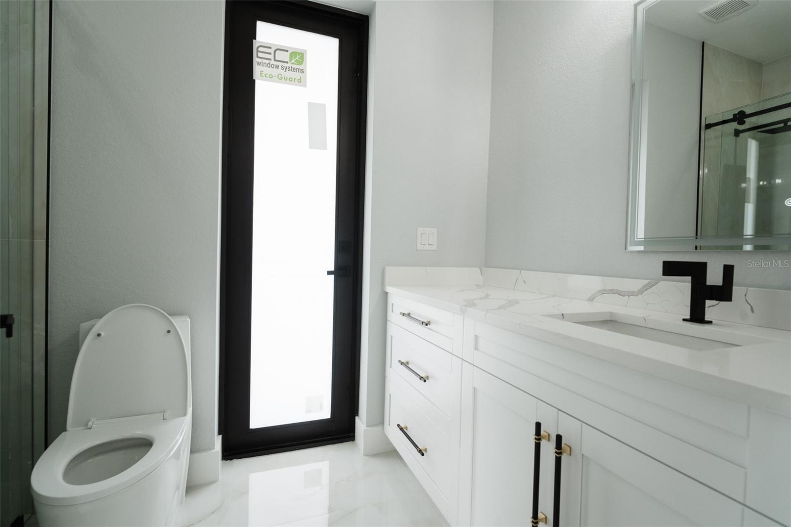 Image 35 of 63 For 10466 Winnipeg Street