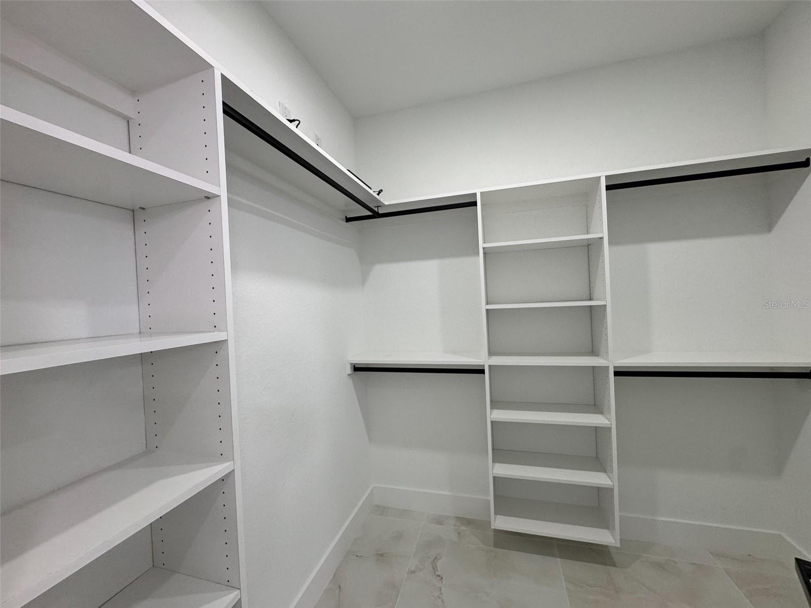 Image 43 of 63 For 10466 Winnipeg Street