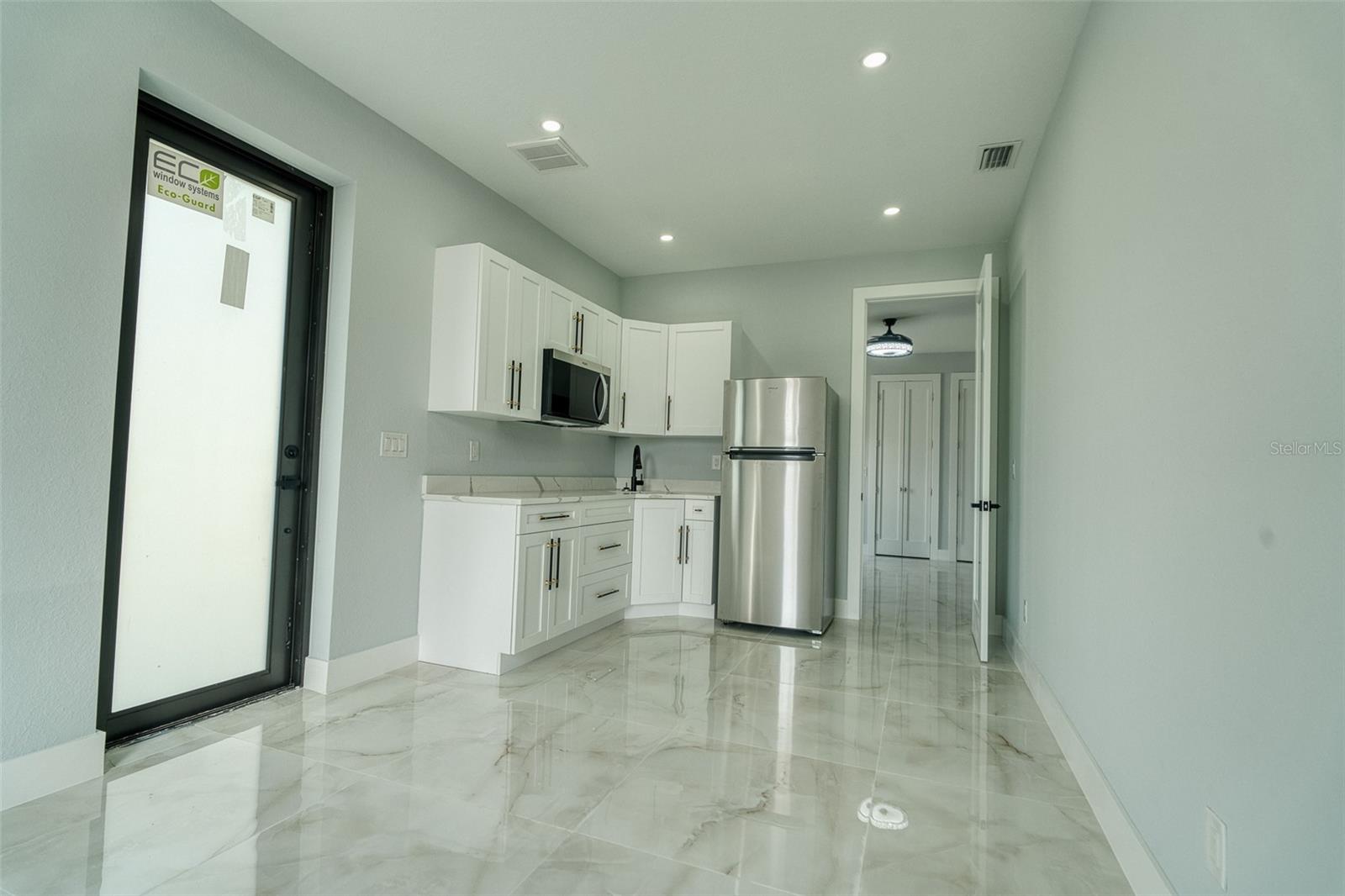 Image 55 of 63 For 10466 Winnipeg Street