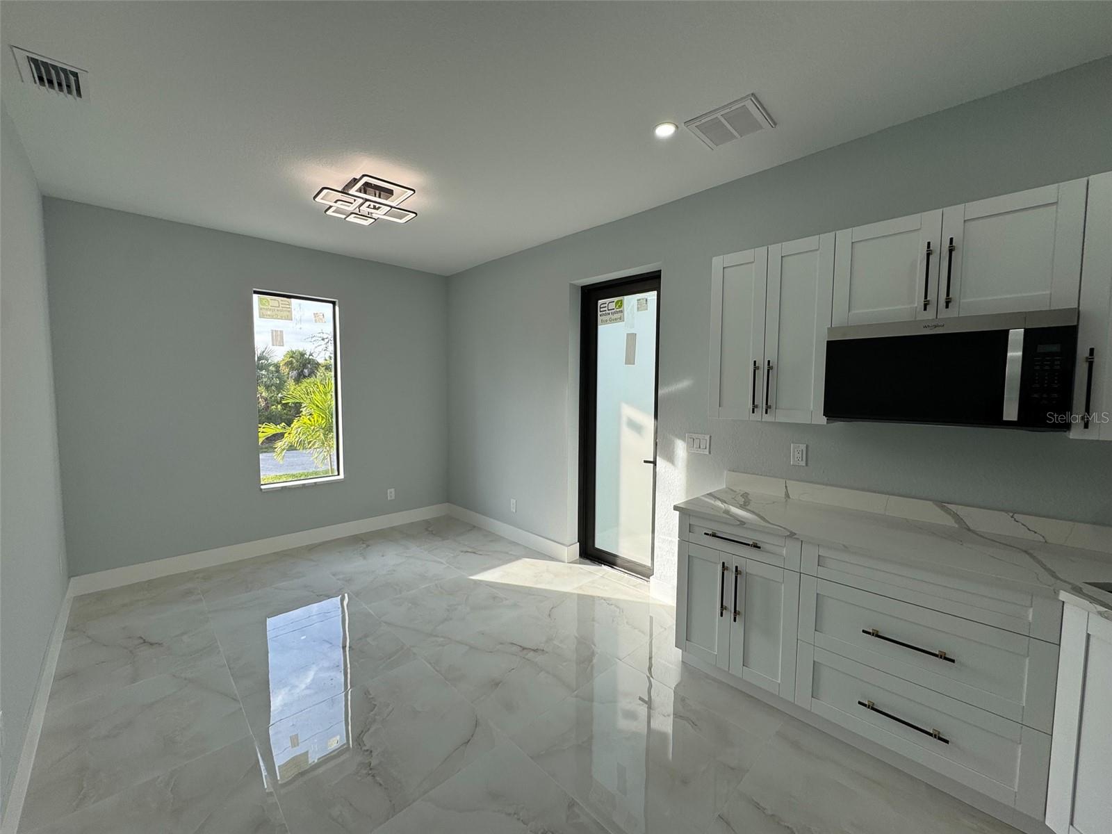 Image 57 of 63 For 10466 Winnipeg Street