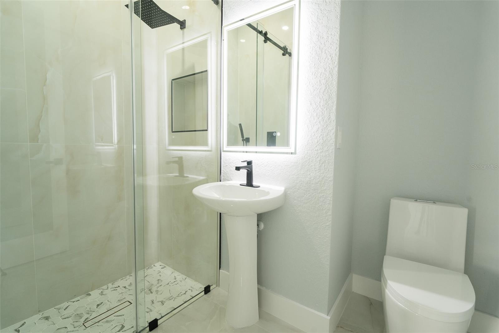 Image 59 of 63 For 10466 Winnipeg Street