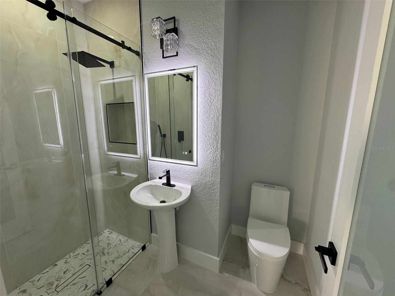 Image 60 of 63 For 10466 Winnipeg Street