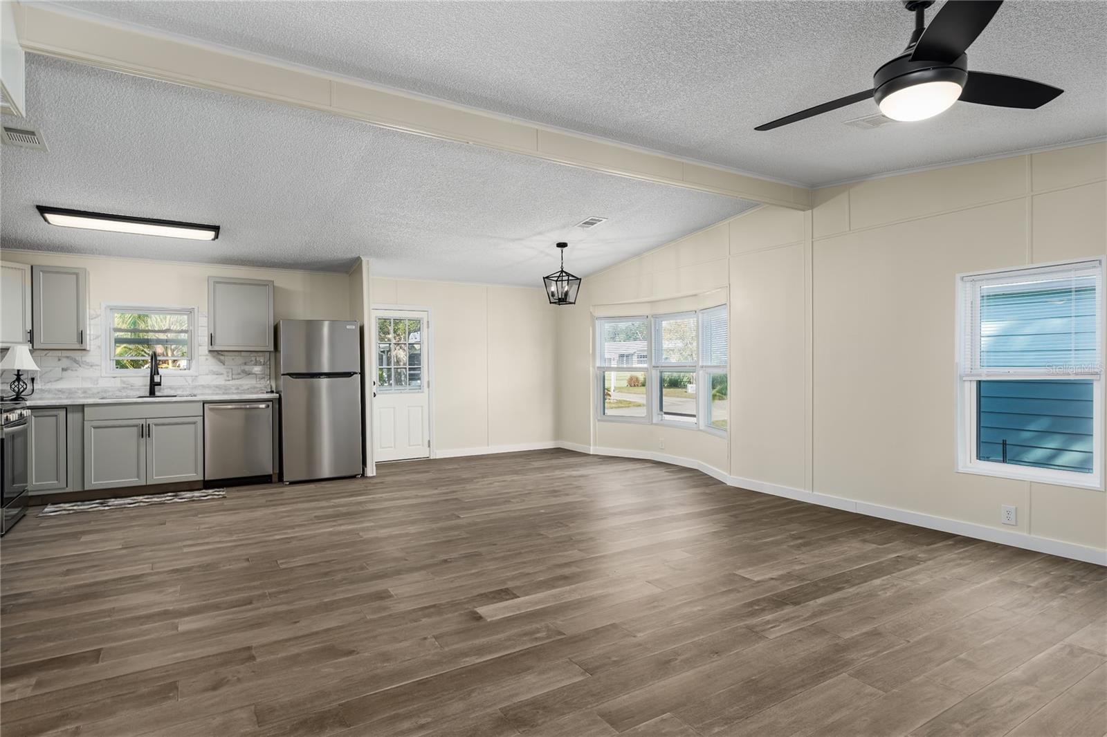 Image 4 of 28 For 113 Meadow Circle