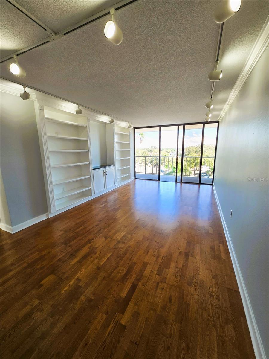 Image 10 of 51 For 500 Osceola Avenue 611