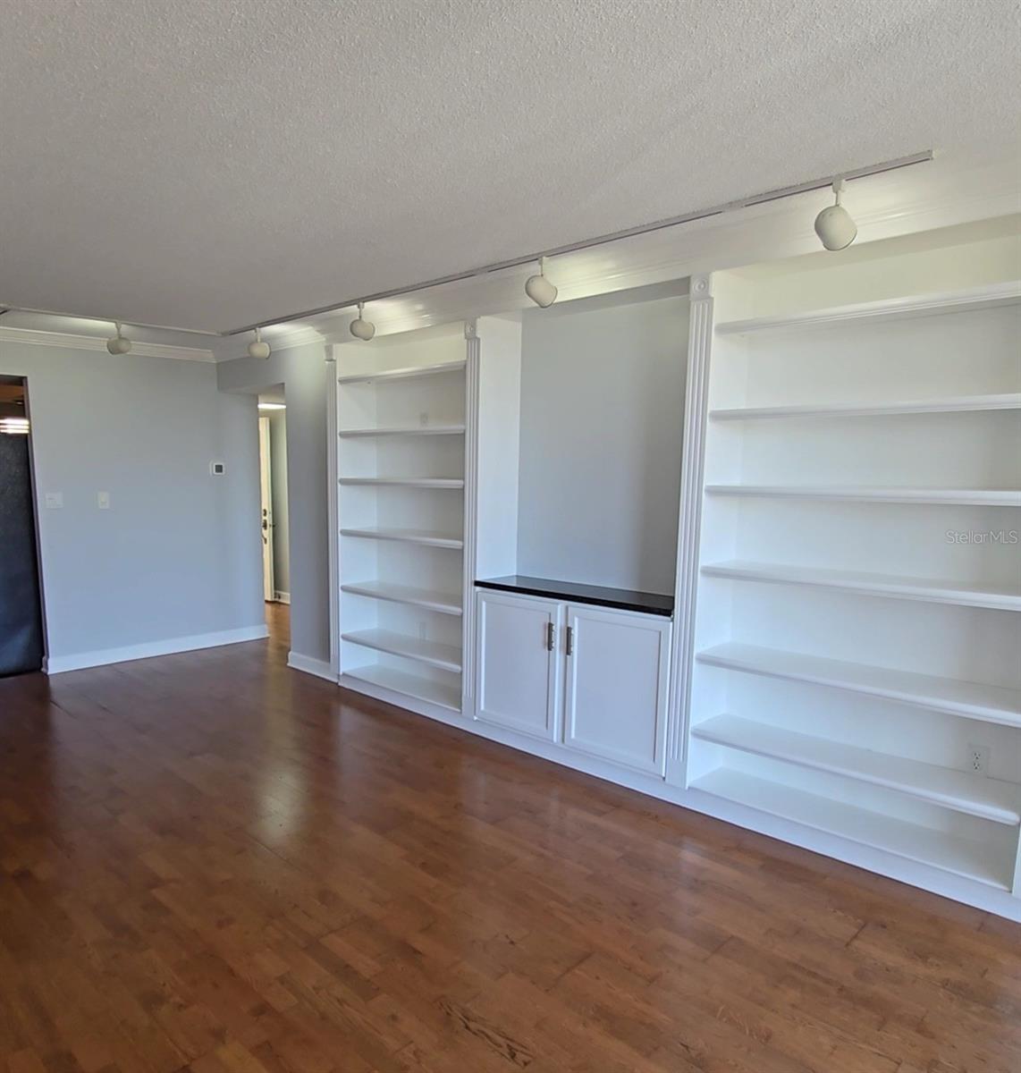 Image 11 of 51 For 500 Osceola Avenue 611