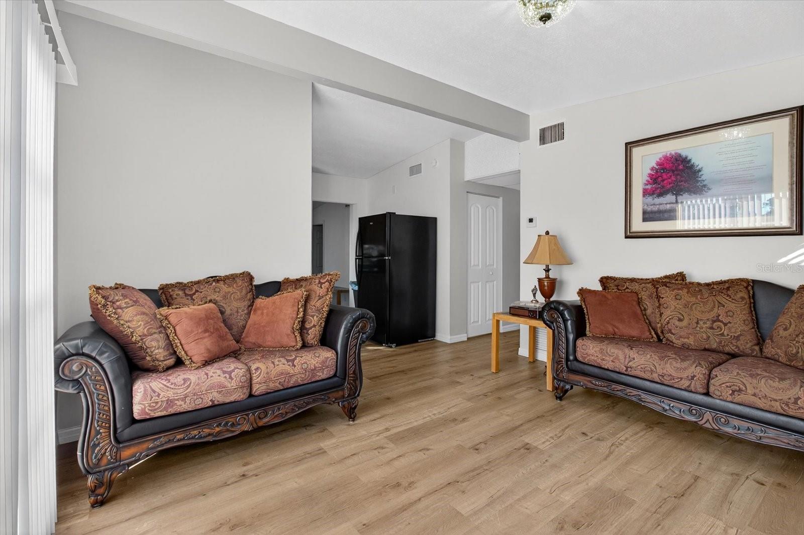 Image 11 of 38 For 805 29th Street E