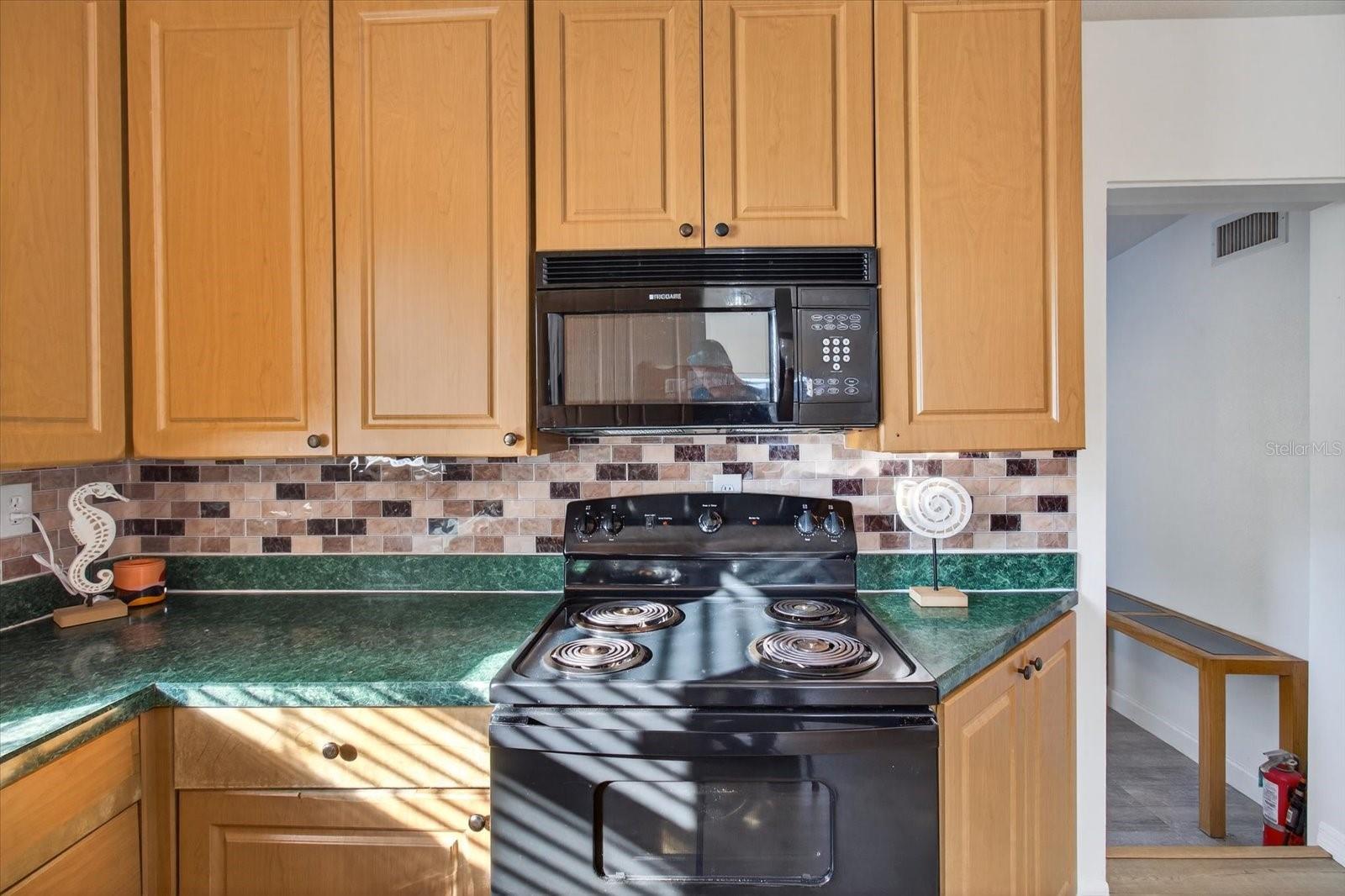 Image 16 of 38 For 805 29th Street E