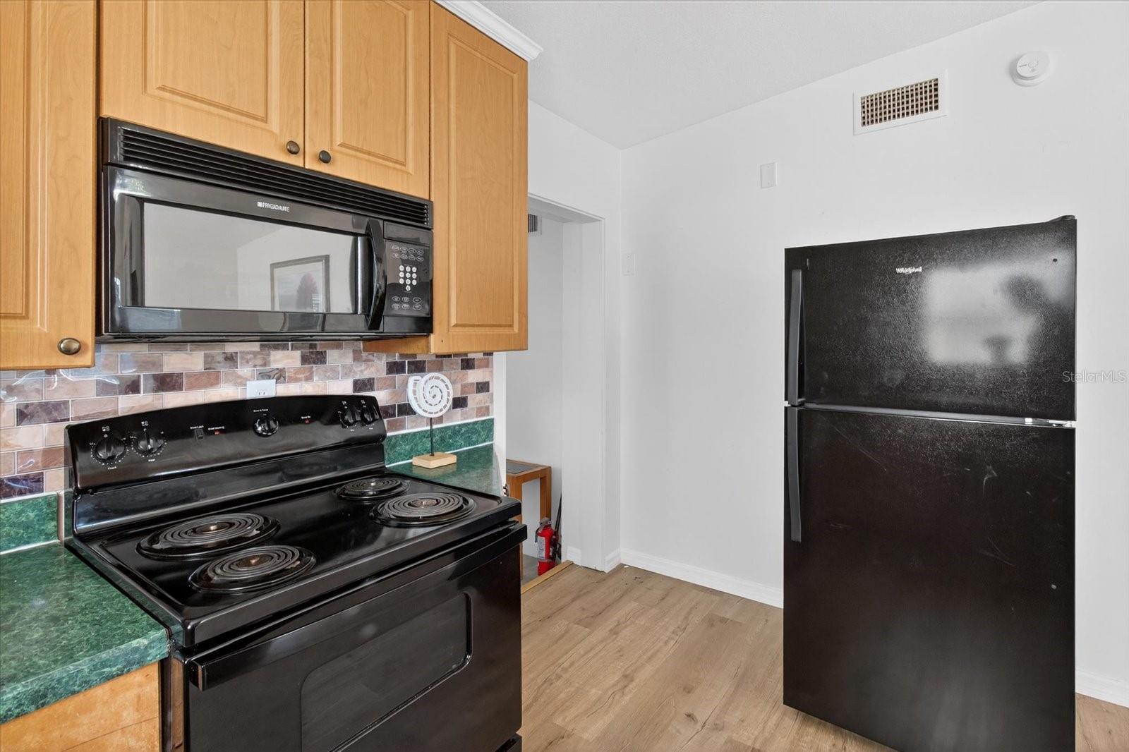 Image 17 of 38 For 805 29th Street E