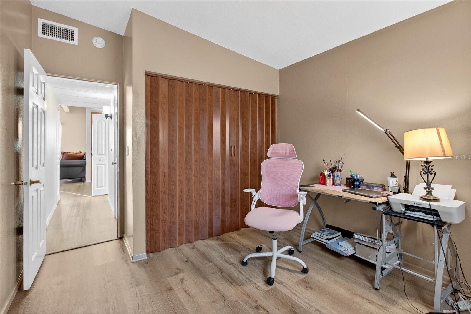 Image 23 of 38 For 805 29th Street E