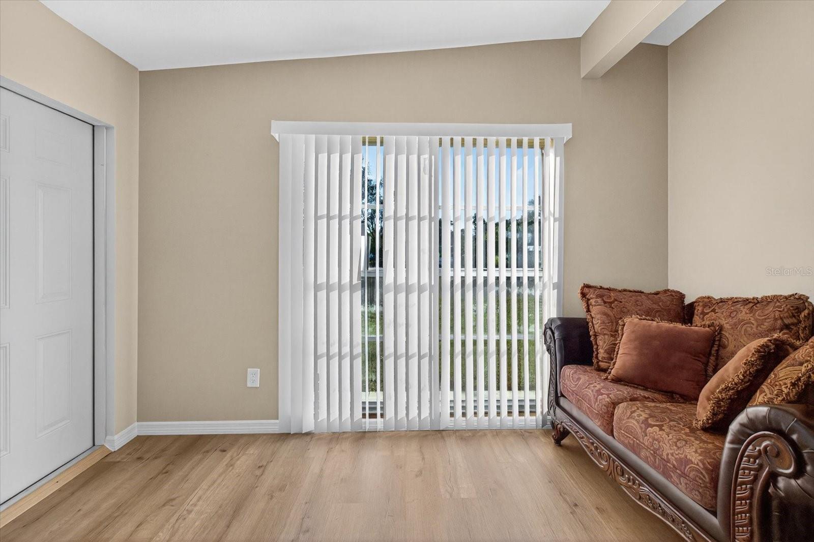 Image 7 of 38 For 805 29th Street E