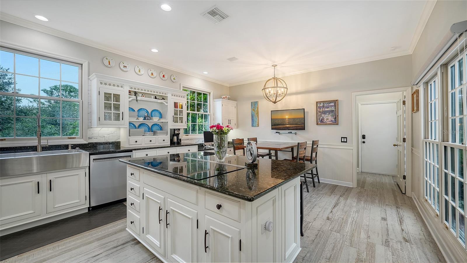 Image 23 of 100 For 156 Bishopscourt Road