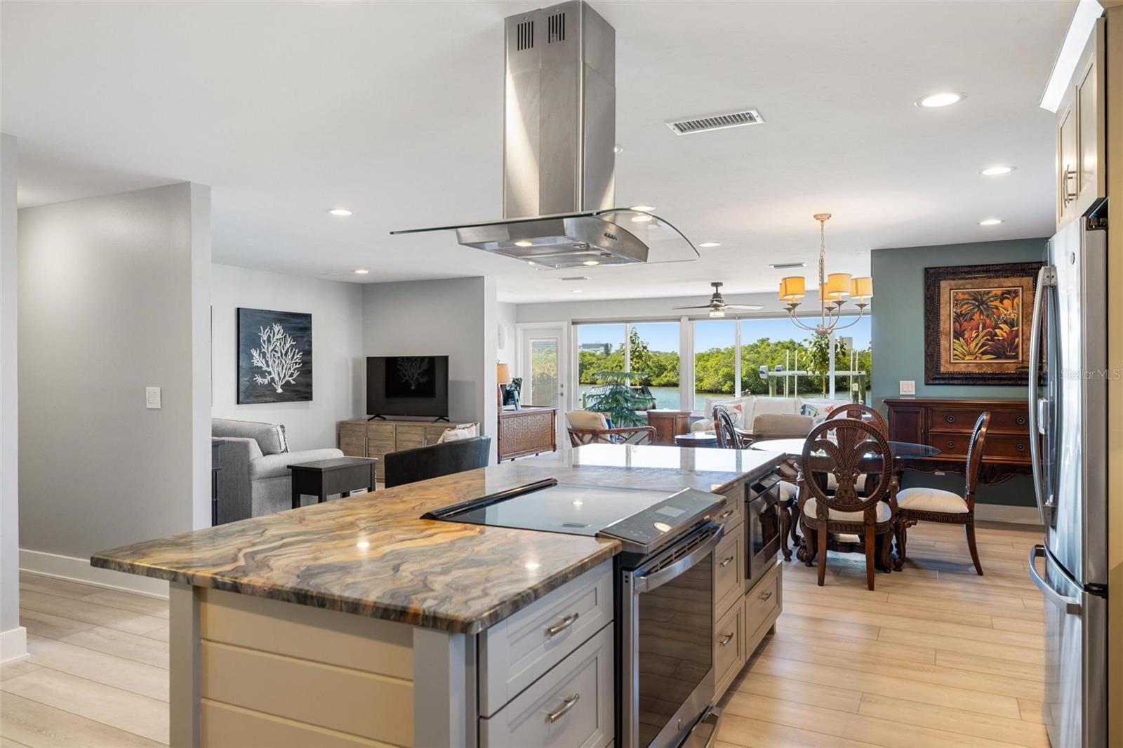 Image 10 of 65 For 5902 Tidewood Avenue 1