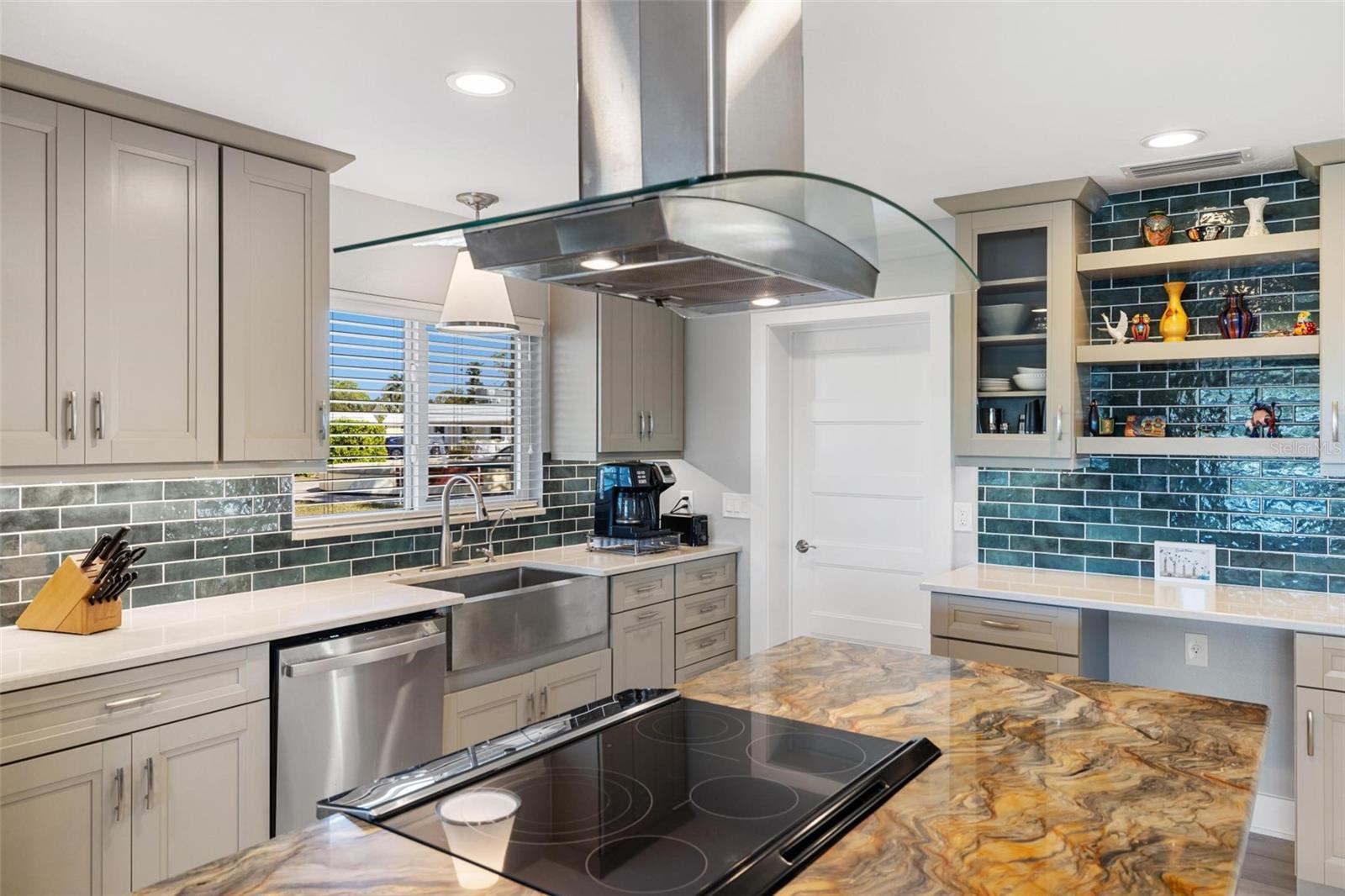 Image 12 of 65 For 5902 Tidewood Avenue 1