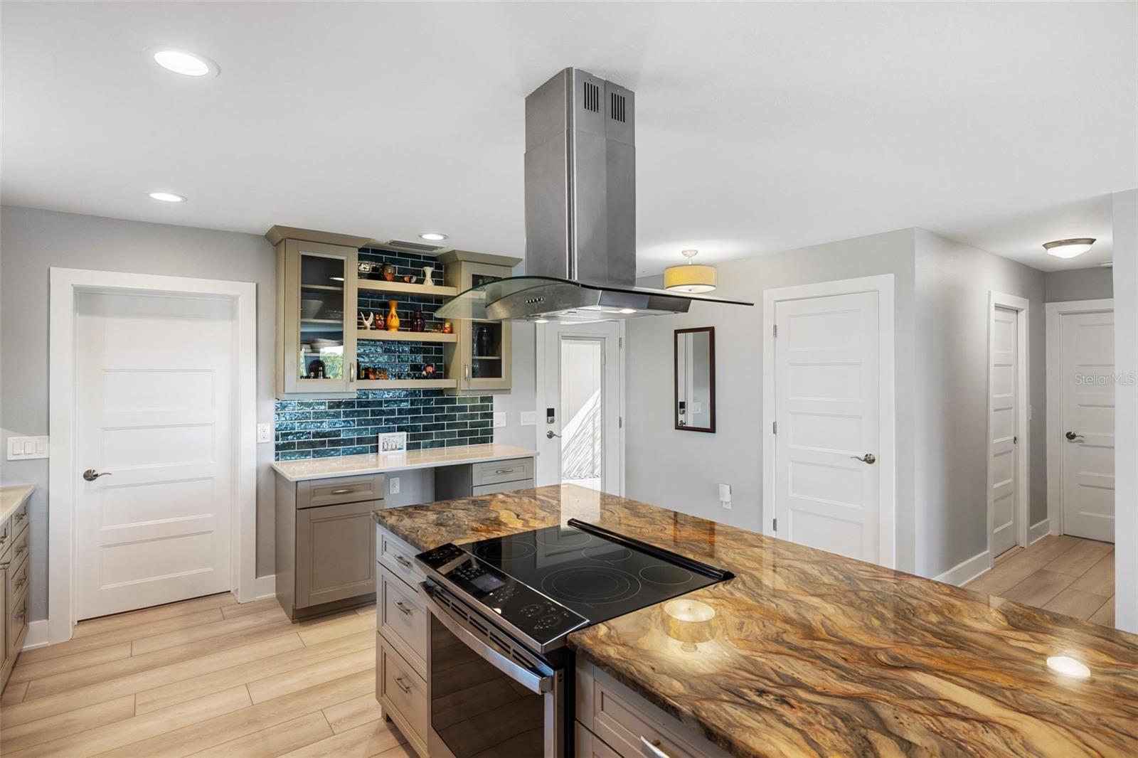 Image 13 of 65 For 5902 Tidewood Avenue 1