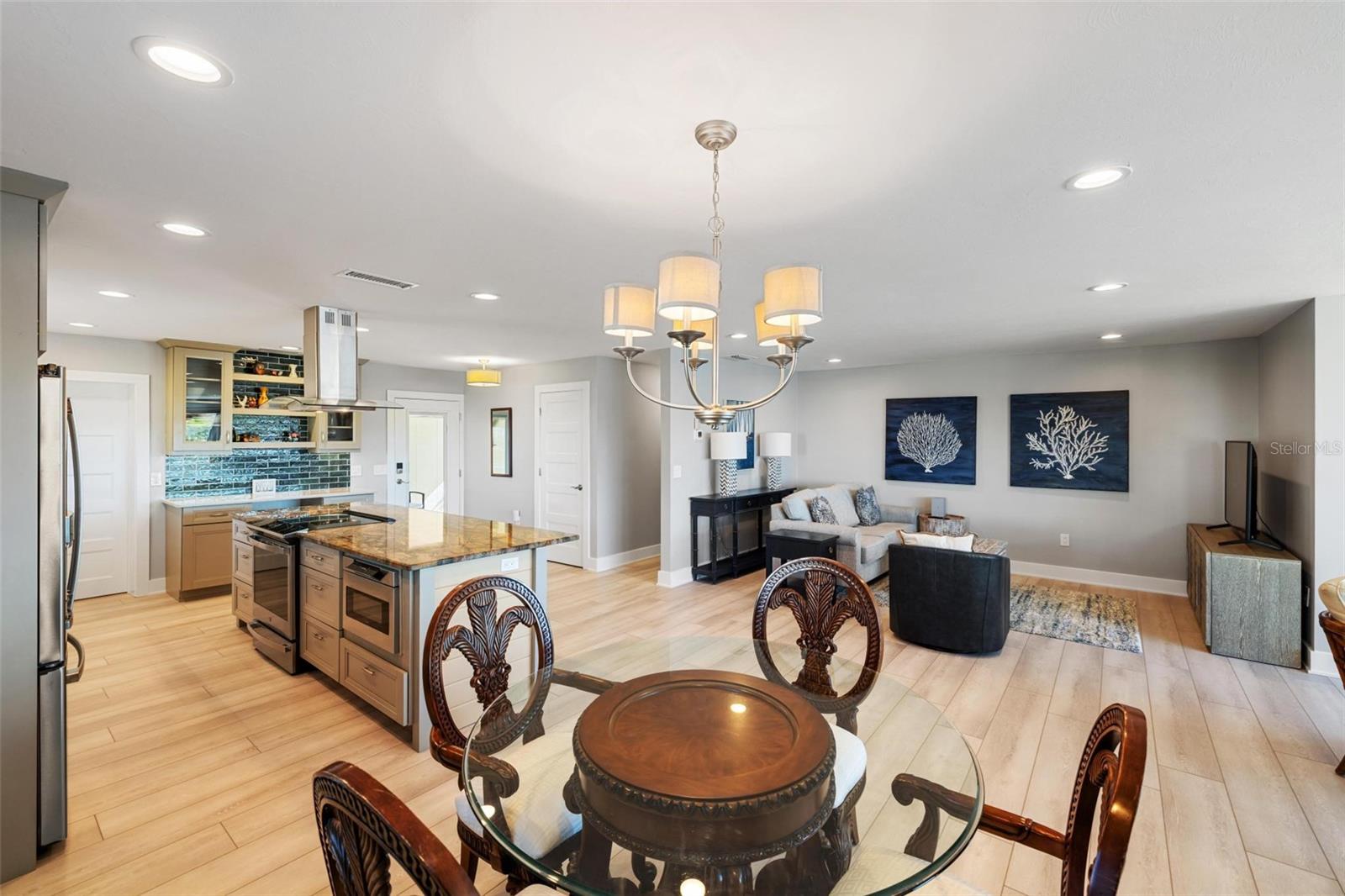 Image 14 of 65 For 5902 Tidewood Avenue 1