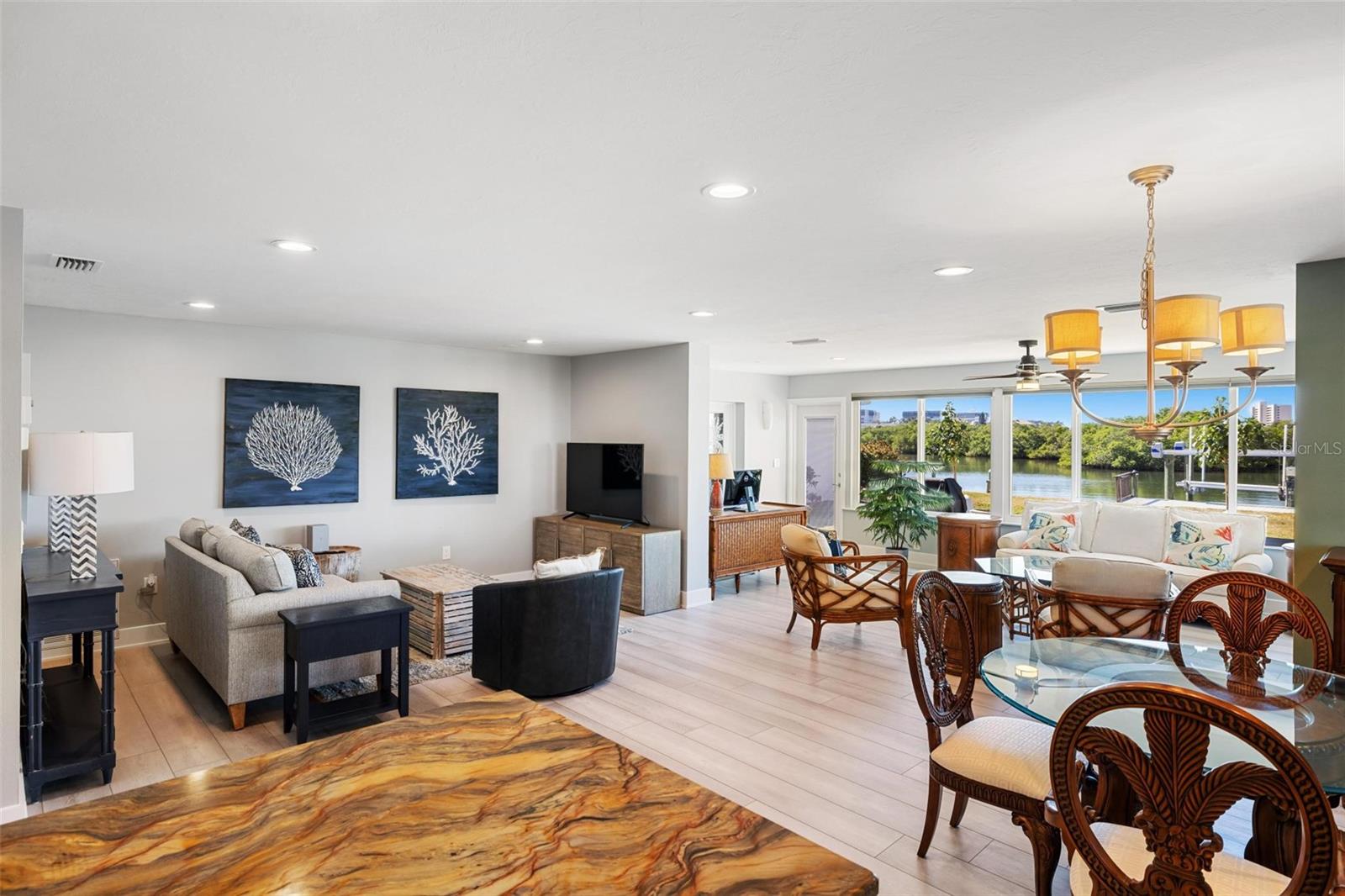 Image 16 of 65 For 5902 Tidewood Avenue 1