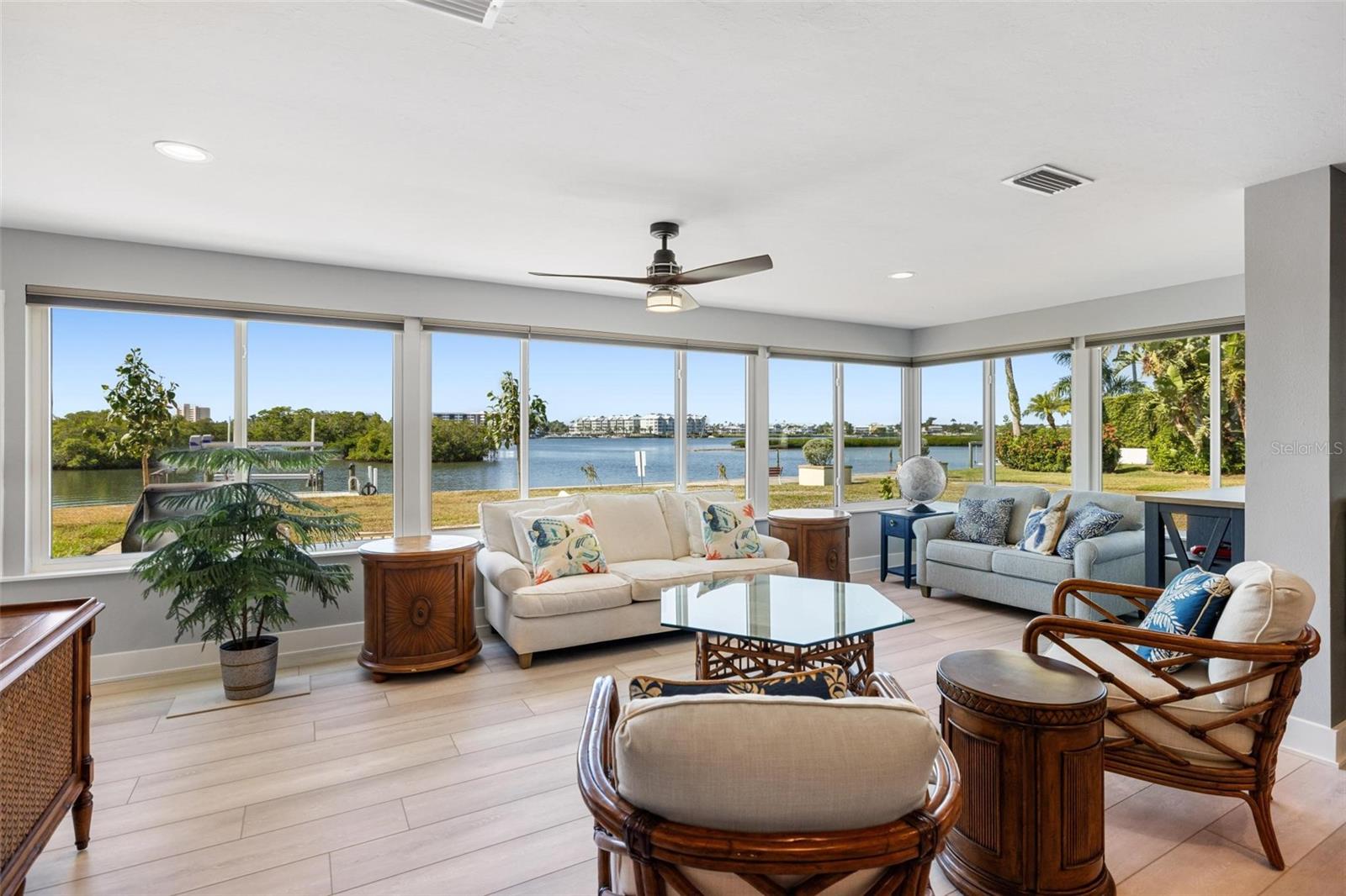 Image 19 of 65 For 5902 Tidewood Avenue 1