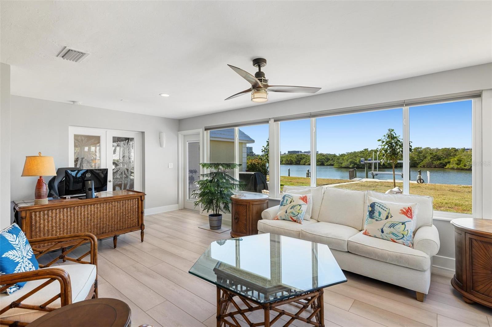 Image 23 of 65 For 5902 Tidewood Avenue 1