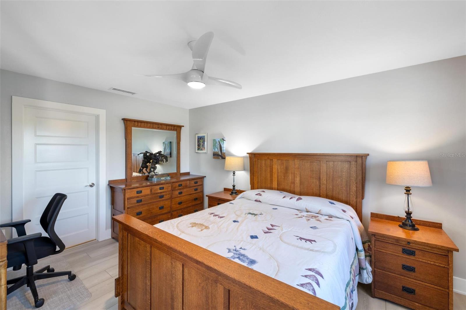 Image 26 of 65 For 5902 Tidewood Avenue 1