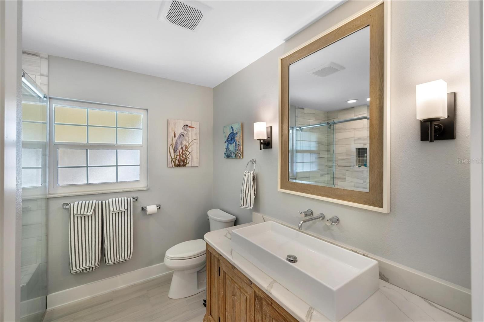 Image 33 of 65 For 5902 Tidewood Avenue 1