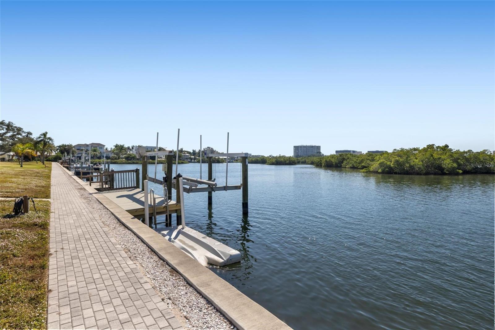 Image 42 of 65 For 5902 Tidewood Avenue 1