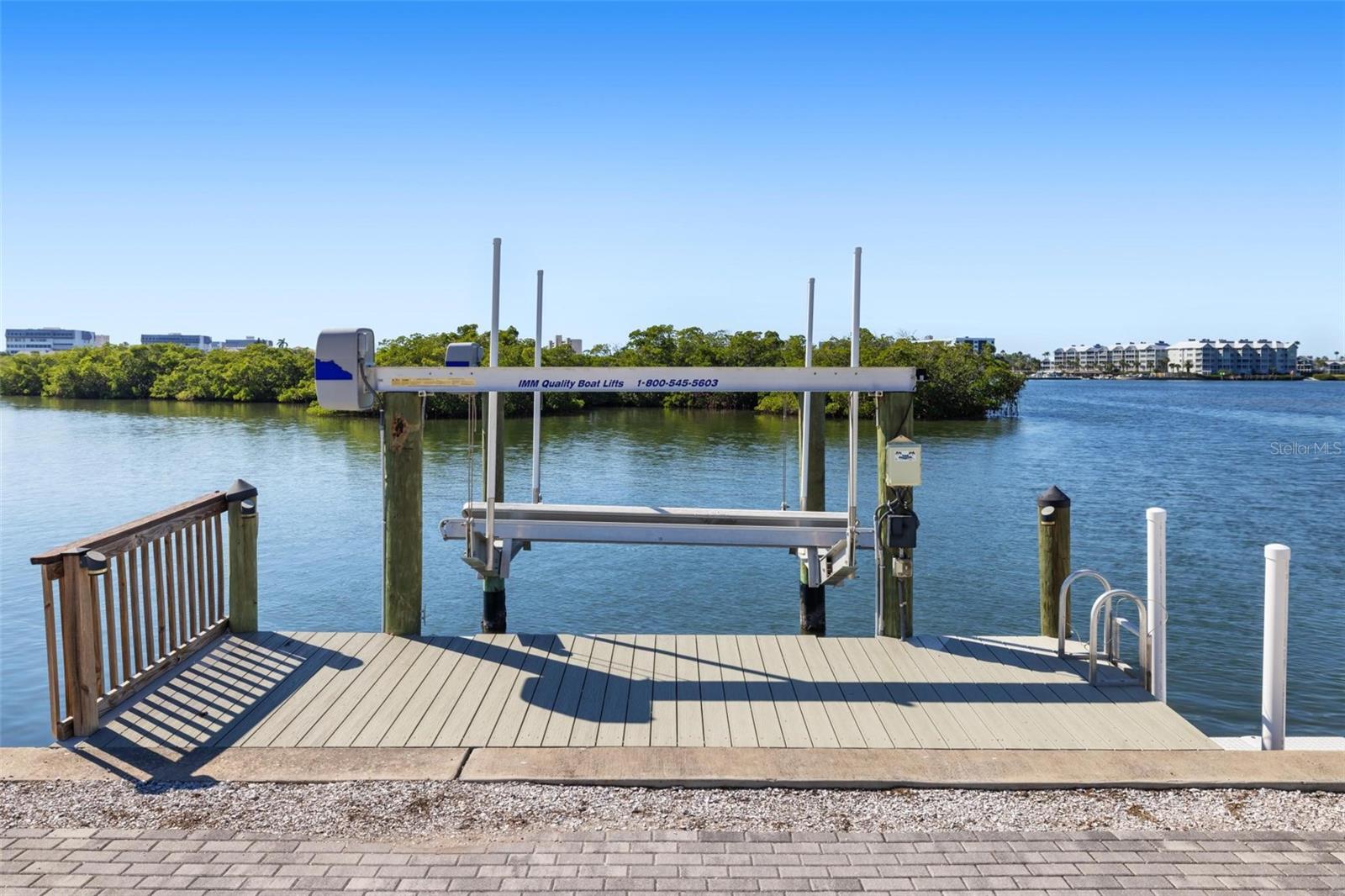 Image 43 of 65 For 5902 Tidewood Avenue 1