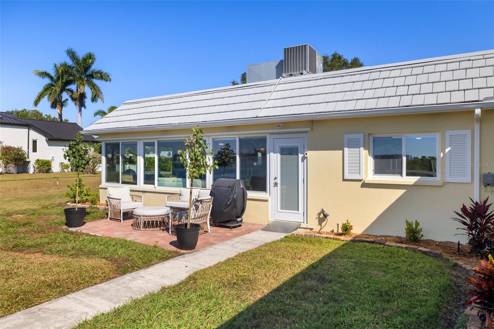 Image 44 of 65 For 5902 Tidewood Avenue 1