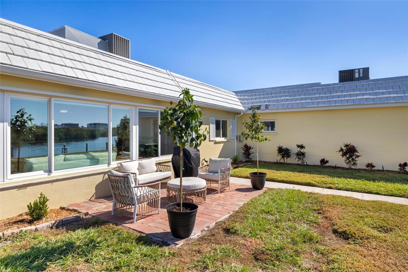 Image 45 of 65 For 5902 Tidewood Avenue 1