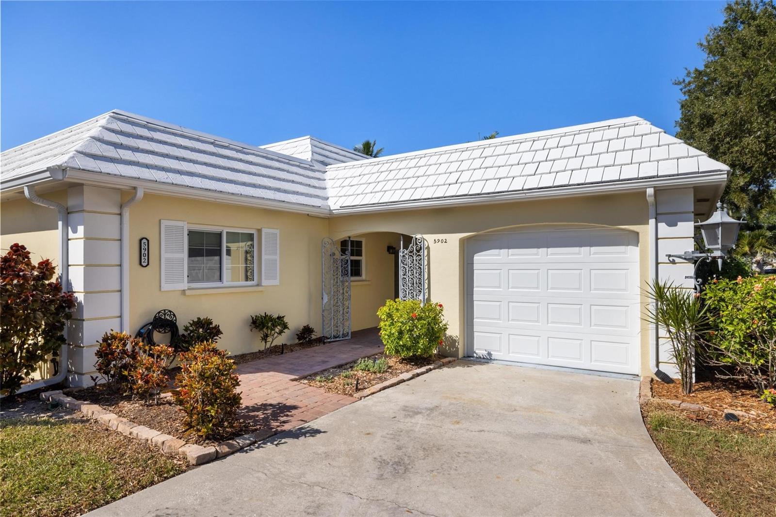 Image 47 of 65 For 5902 Tidewood Avenue 1