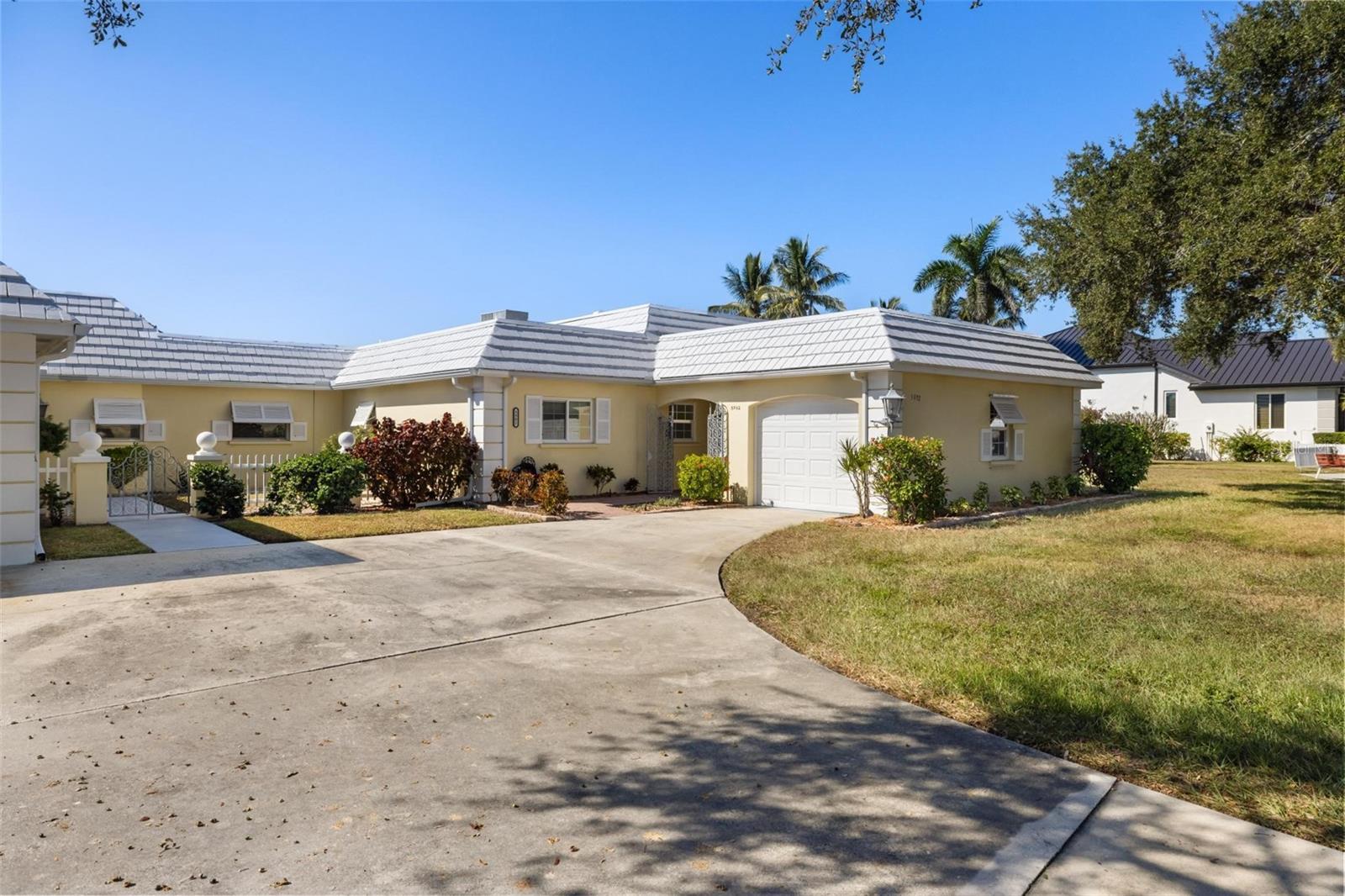 Image 48 of 65 For 5902 Tidewood Avenue 1