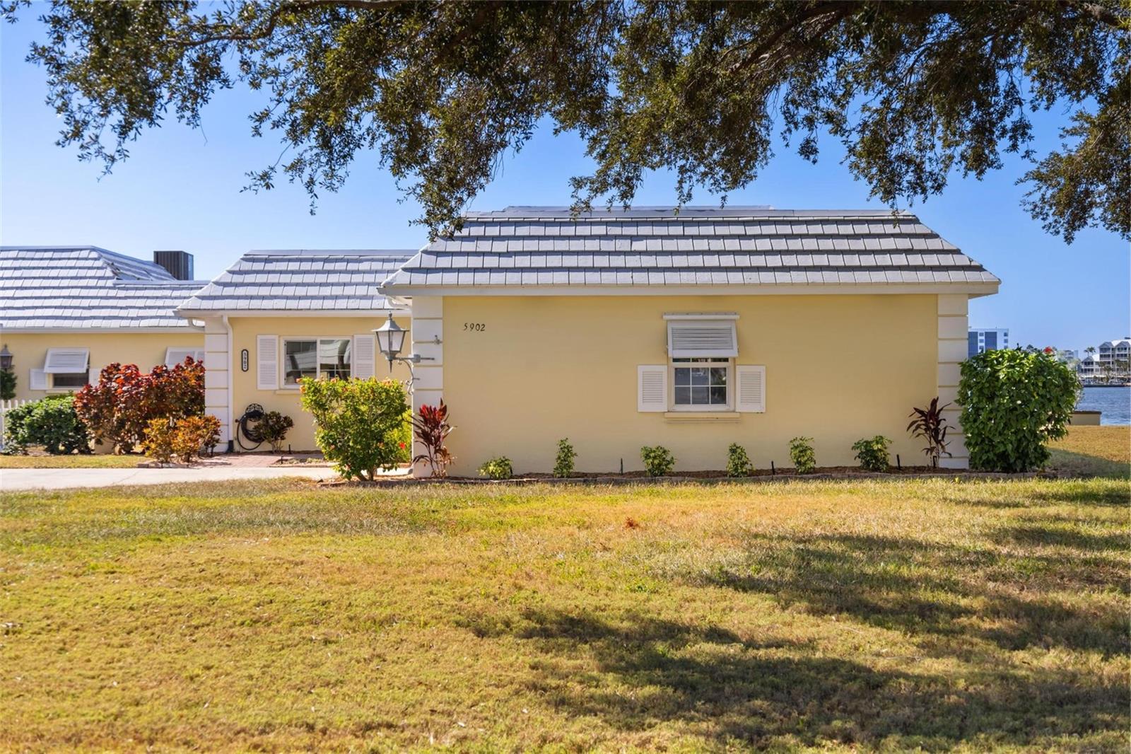 Image 50 of 65 For 5902 Tidewood Avenue 1