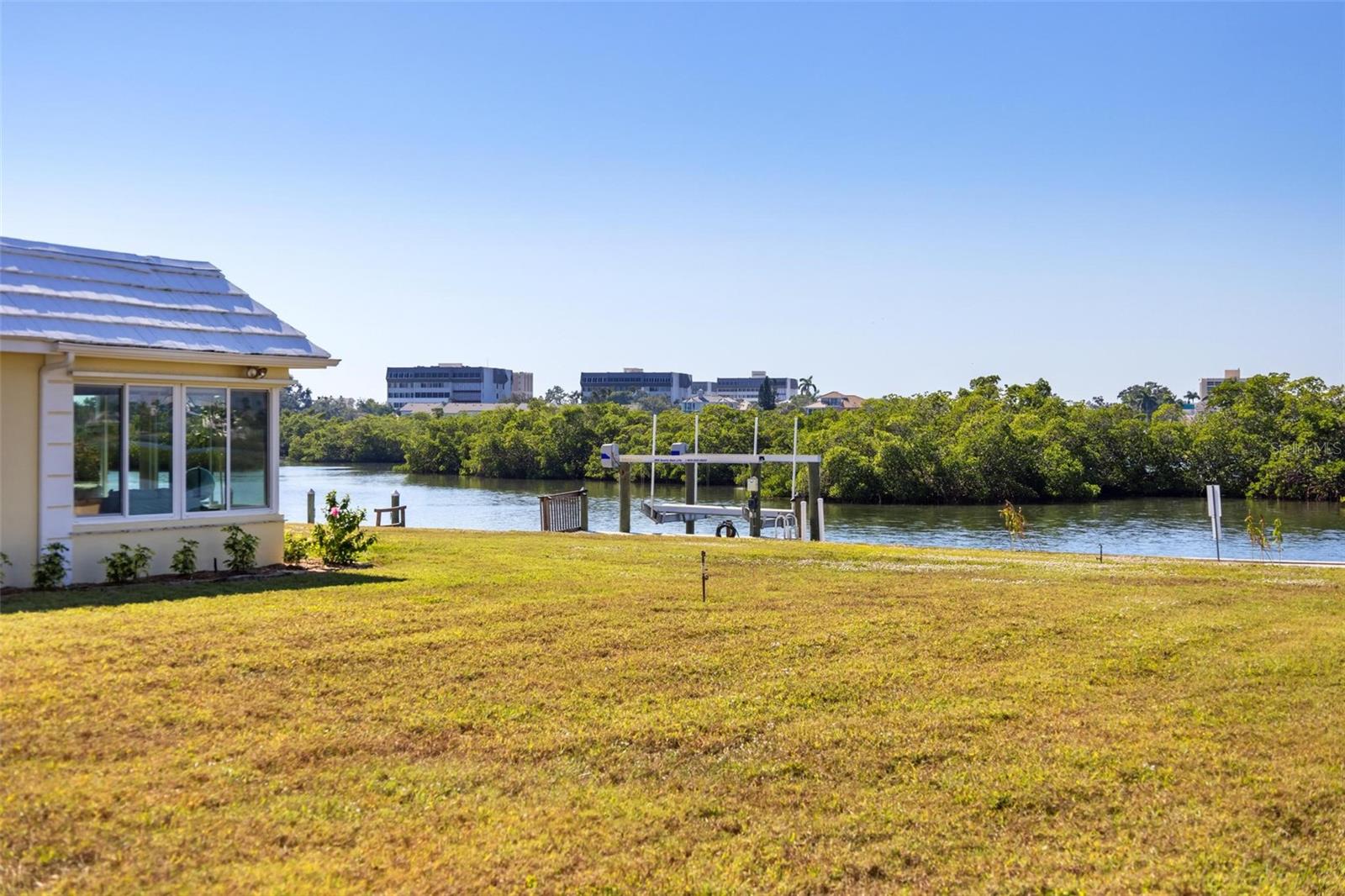 Image 51 of 65 For 5902 Tidewood Avenue 1