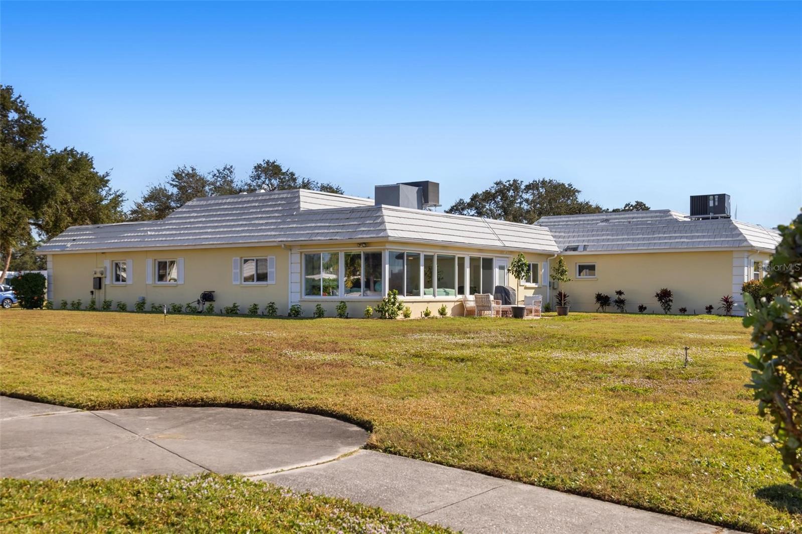 Image 52 of 65 For 5902 Tidewood Avenue 1