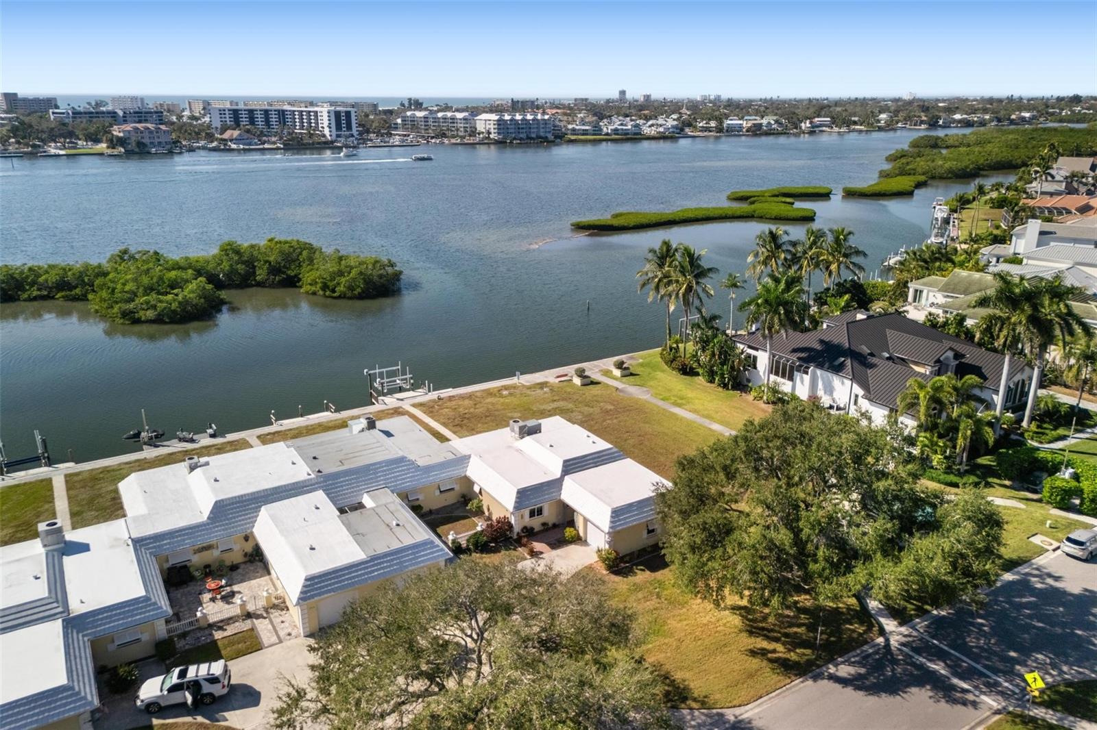 Image 53 of 65 For 5902 Tidewood Avenue 1