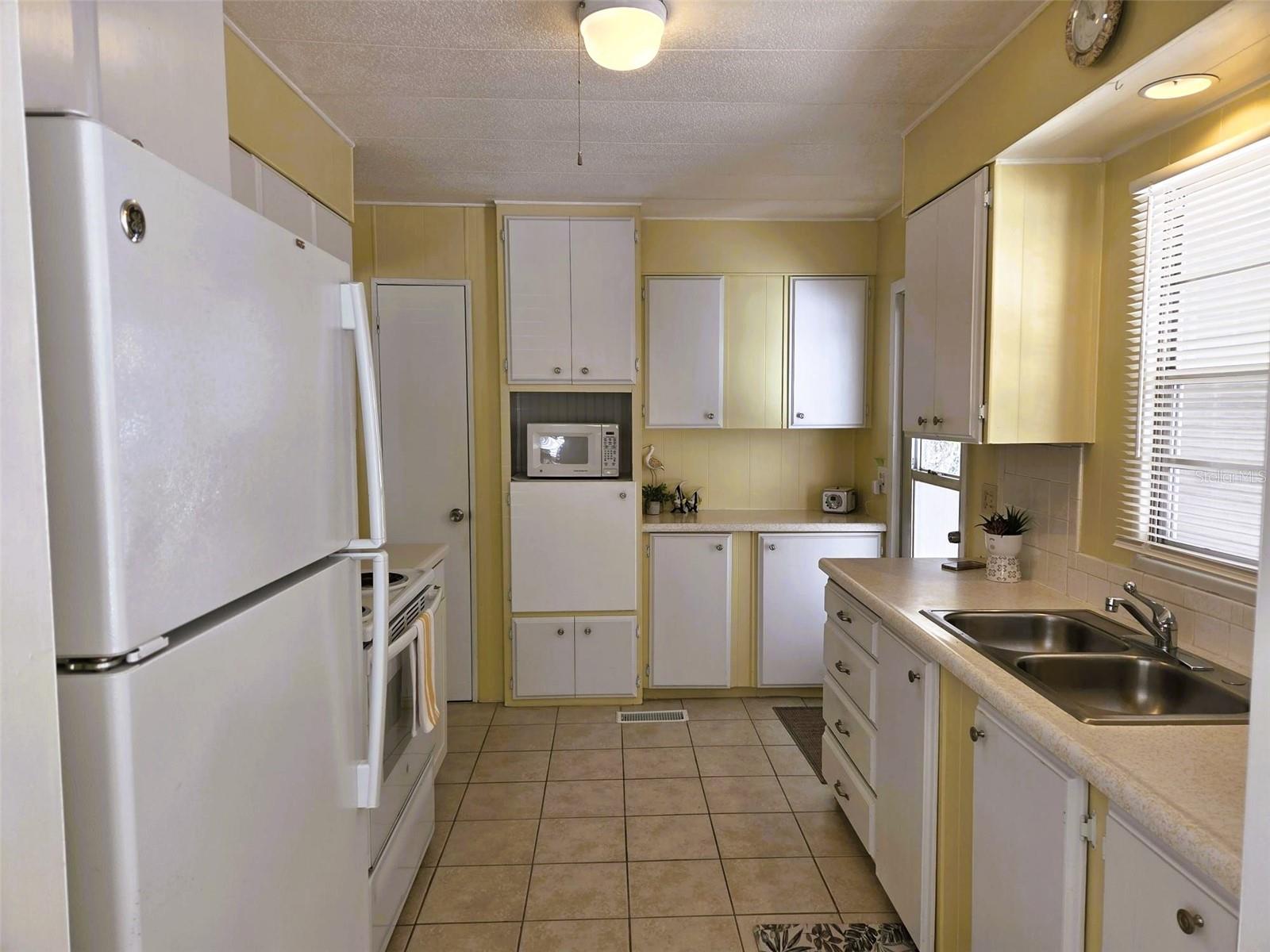 Image 18 of 53 For 3383 Oakwood Boulevard N