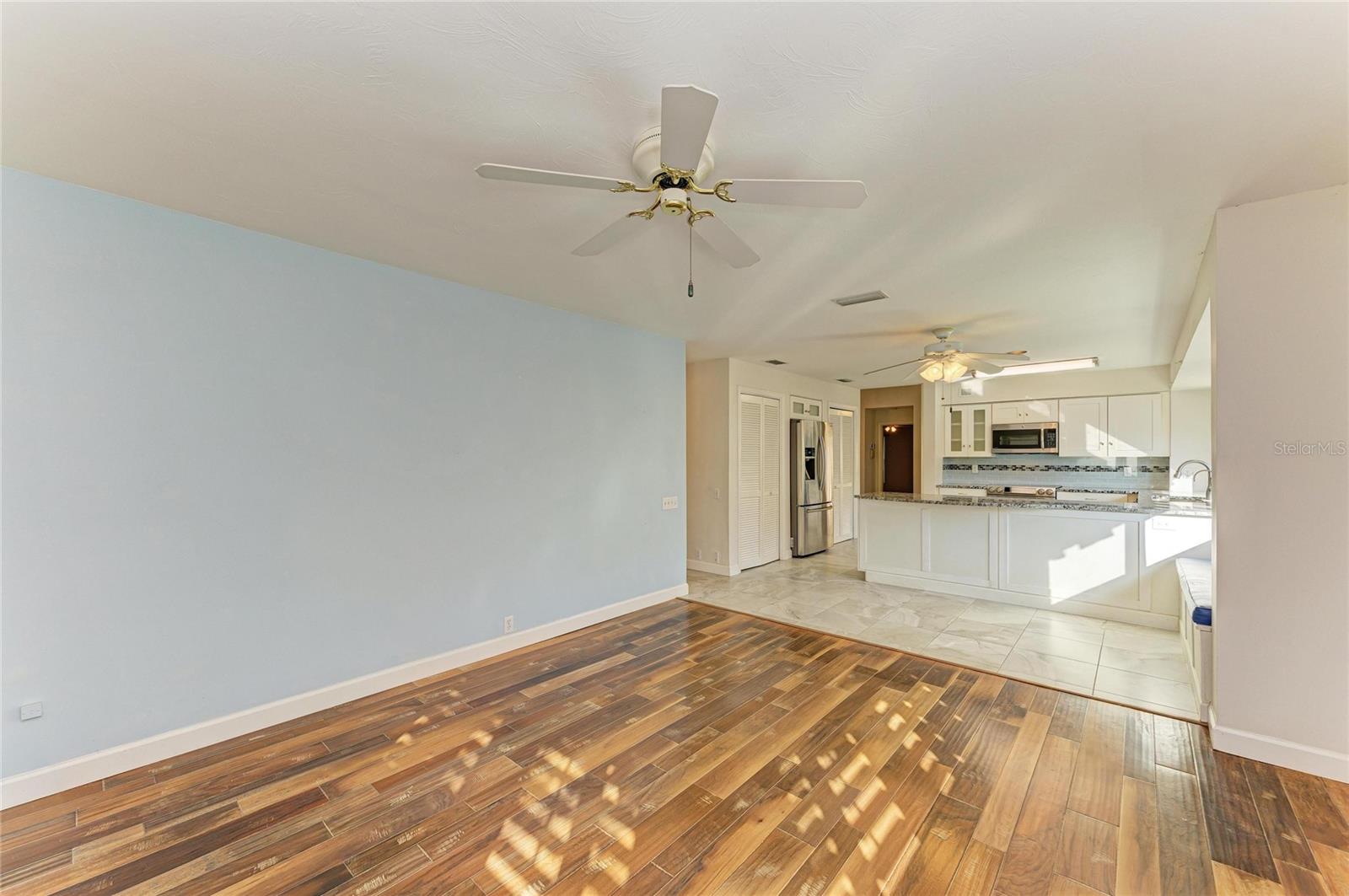 Image 19 of 31 For 4801 Montrose Drive