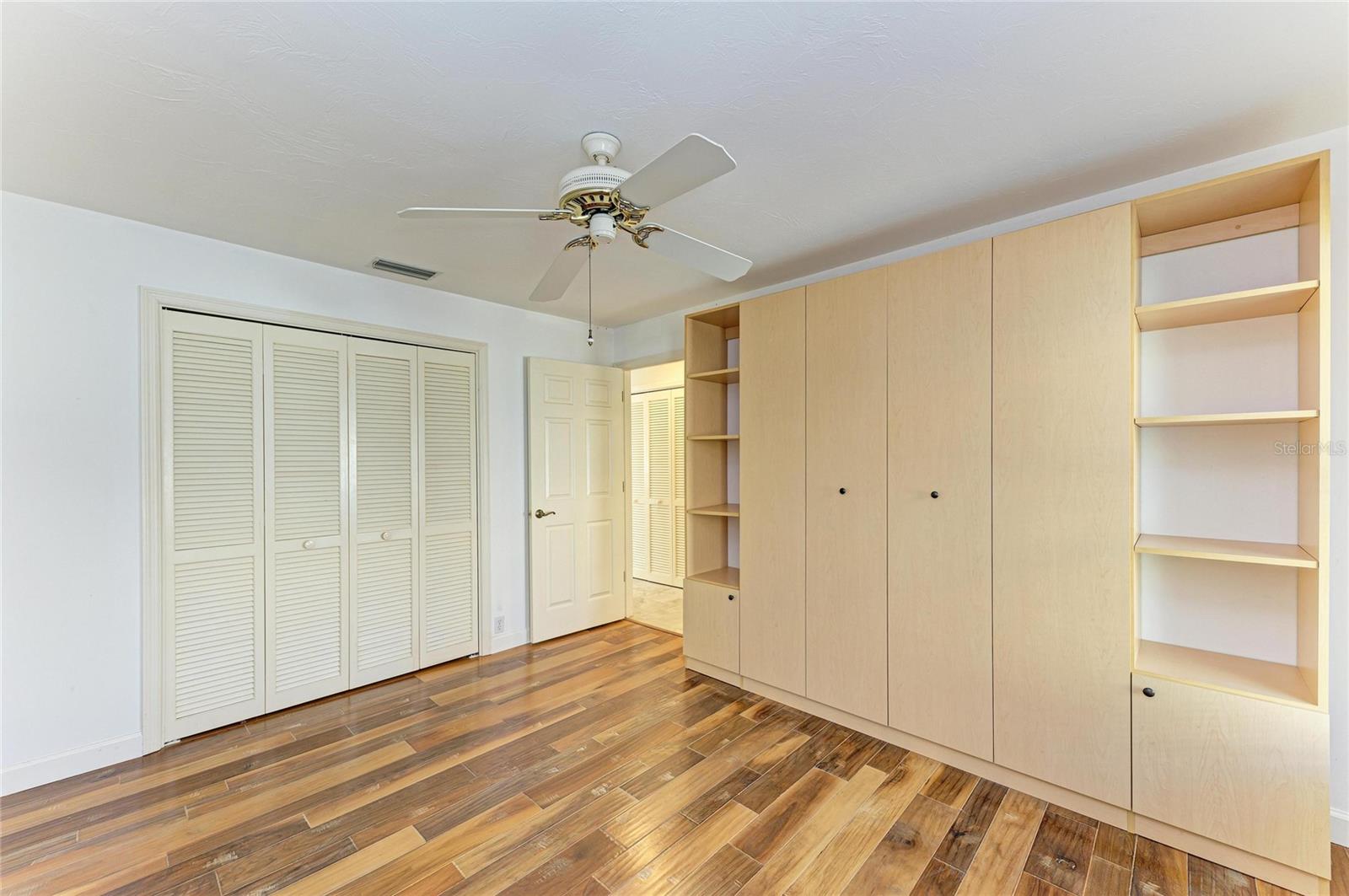 Image 27 of 31 For 4801 Montrose Drive