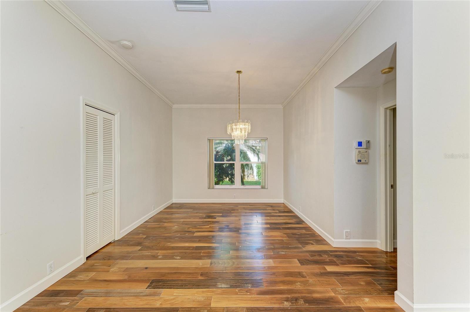 Image 6 of 31 For 4801 Montrose Drive